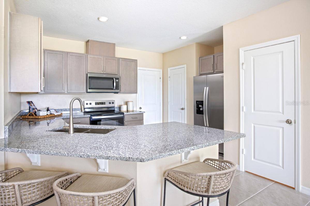 351 SEQUOIA DR, Lake Wales, FL 33859
