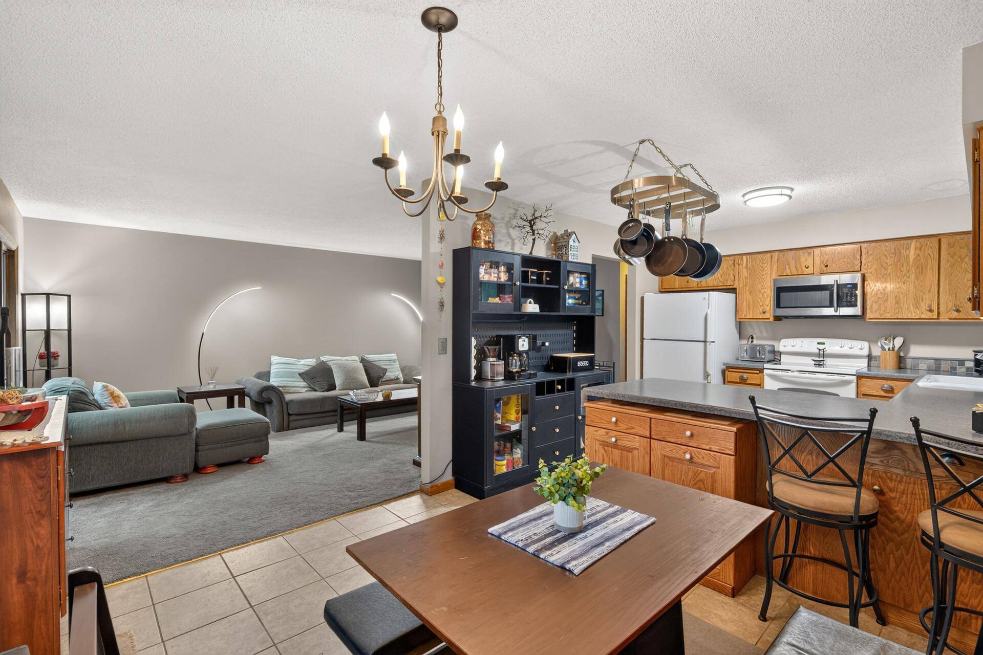 13616 W 137th PL, Burnsville, MN 55337