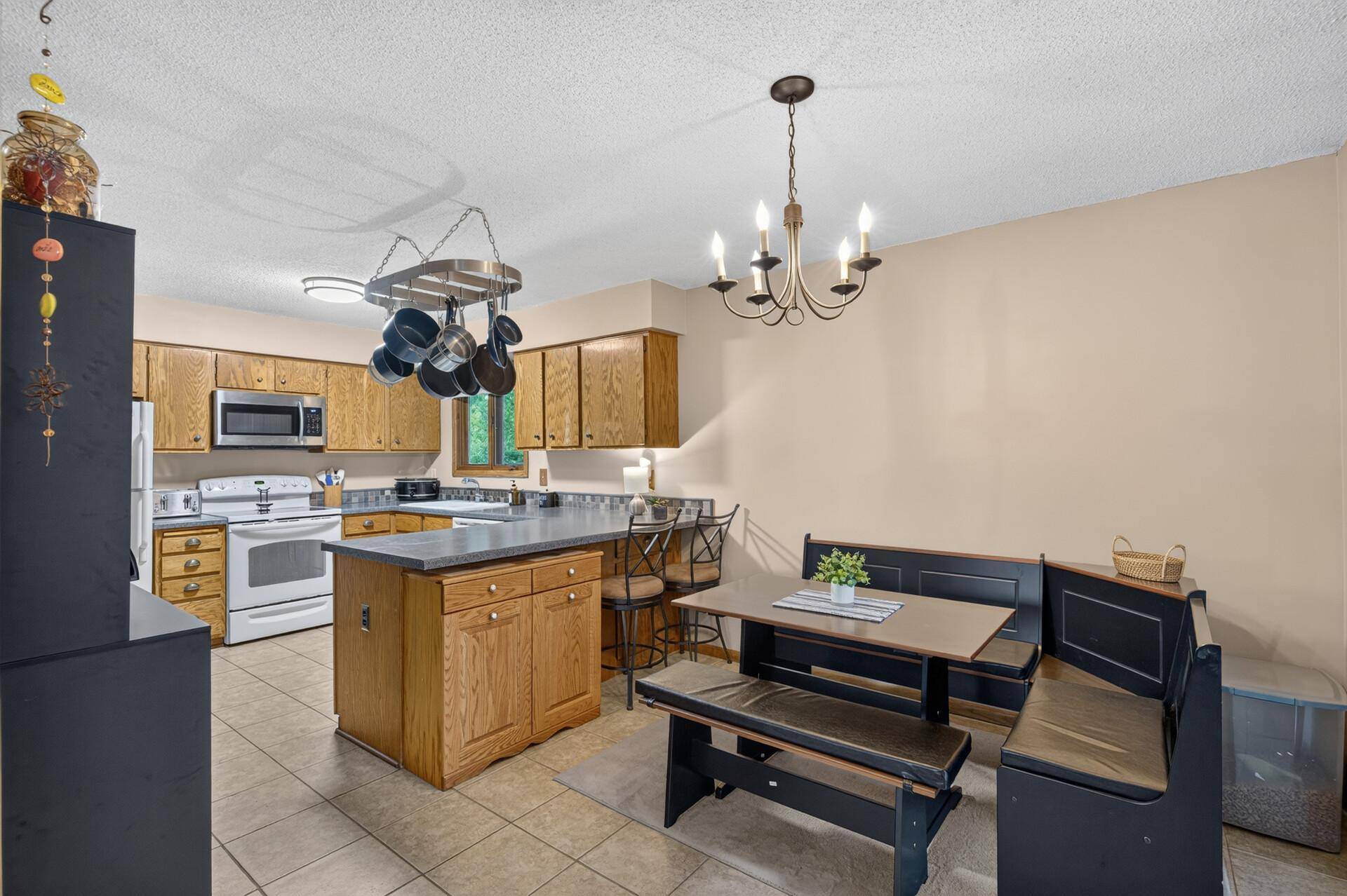 13616 W 137th PL, Burnsville, MN 55337