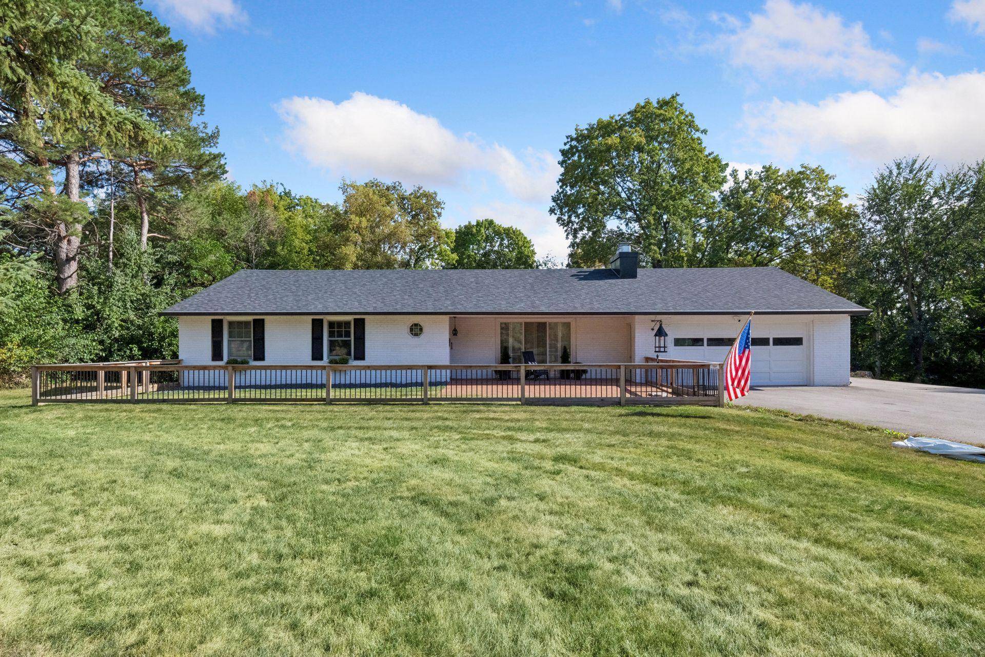 111 Chevy Chase DR, Wayzata, MN 55391
