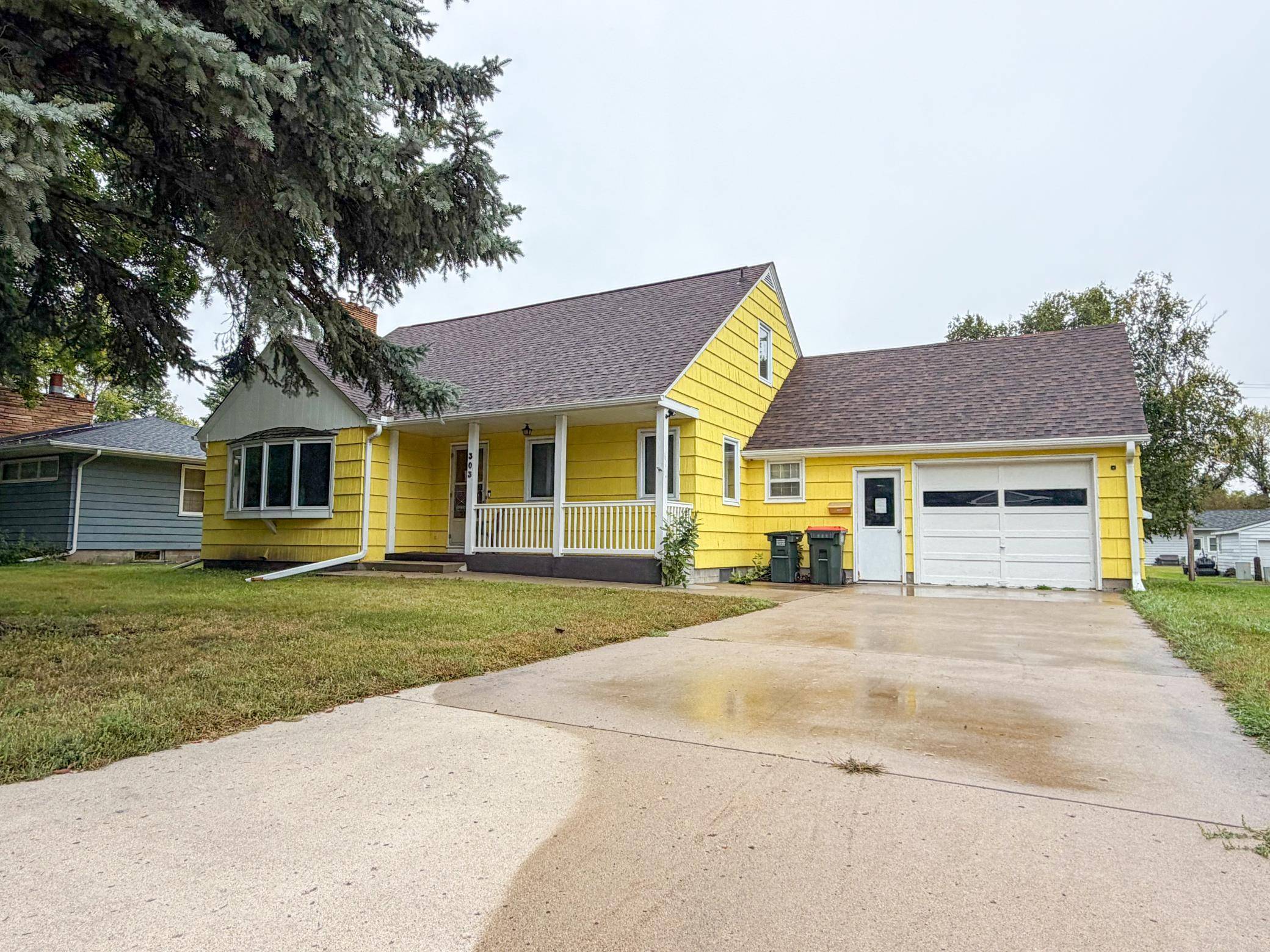 303 S Main ST, Winthrop, MN 55396