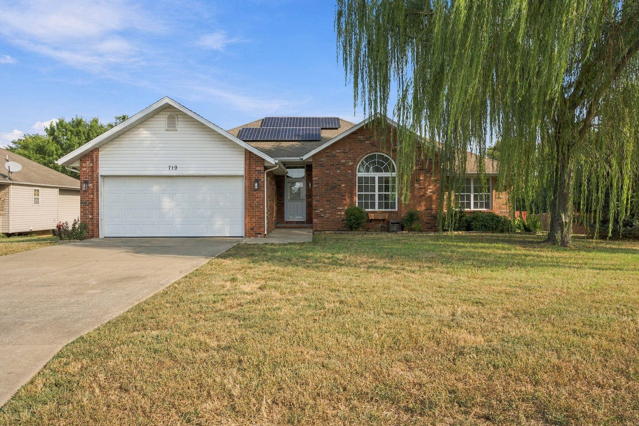 719 Becky ST, Willard, MO 65781