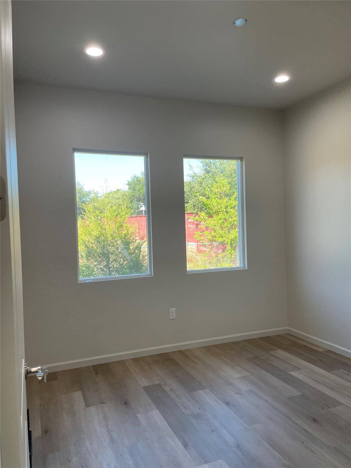 701 Crystal Falls Pkwy PKWY #230, Leander, TX 78641