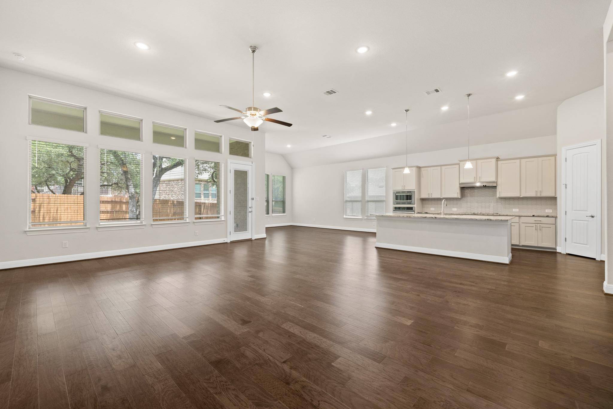 117 Barton Run DR, Georgetown, TX 78628