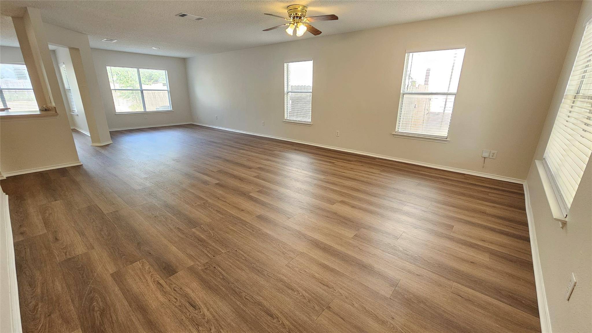 1909 Carriage Club DR, Cedar Park, TX 78613