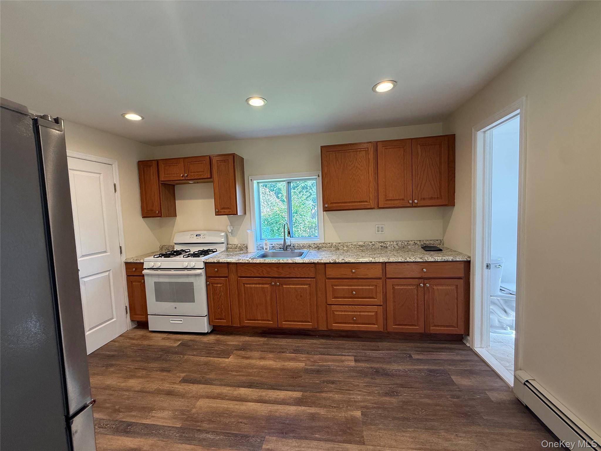 7 Park AVE, Patchogue, NY 11772