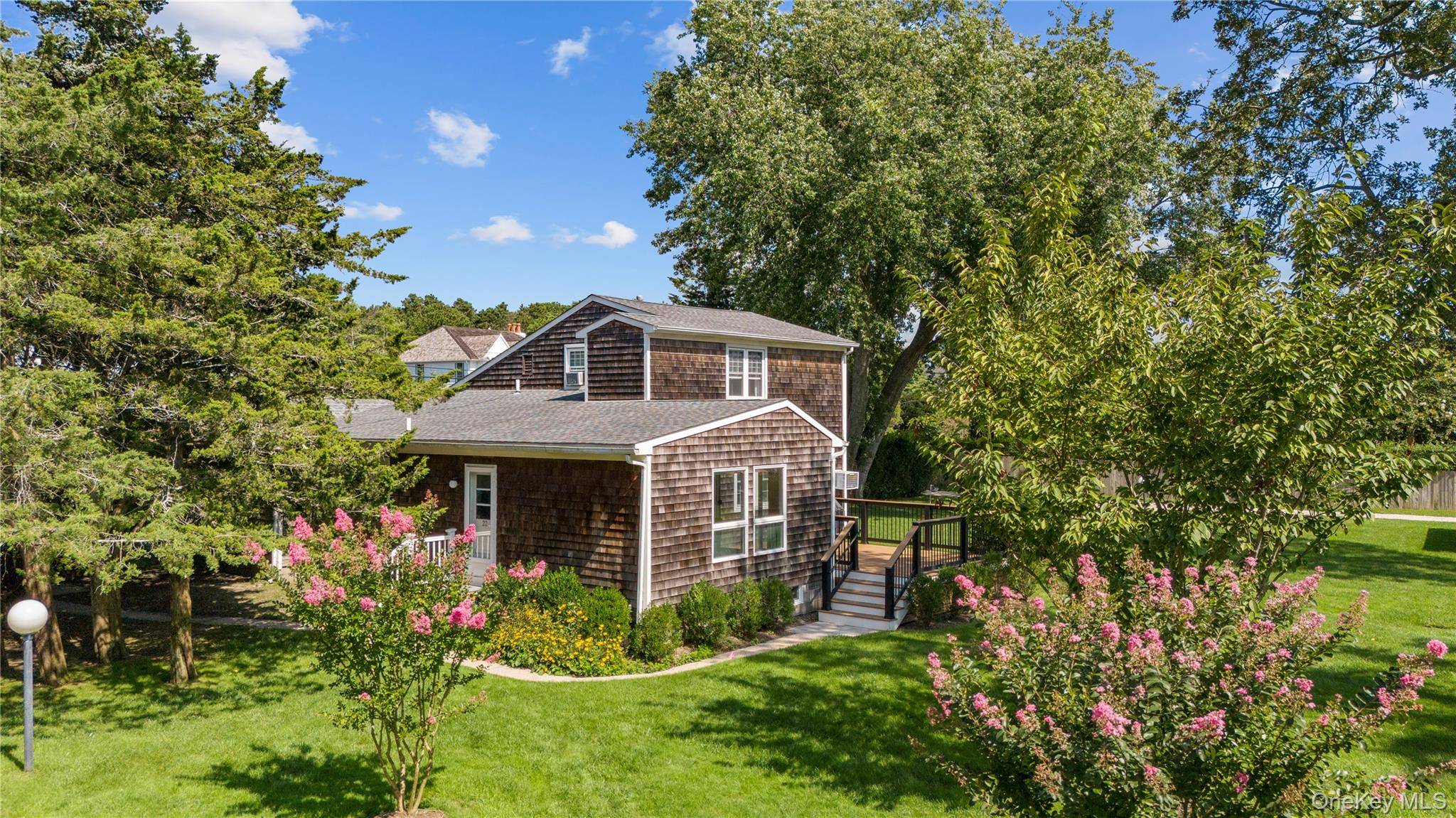 70 Middle Pond RD #22, Southampton, NY 11968