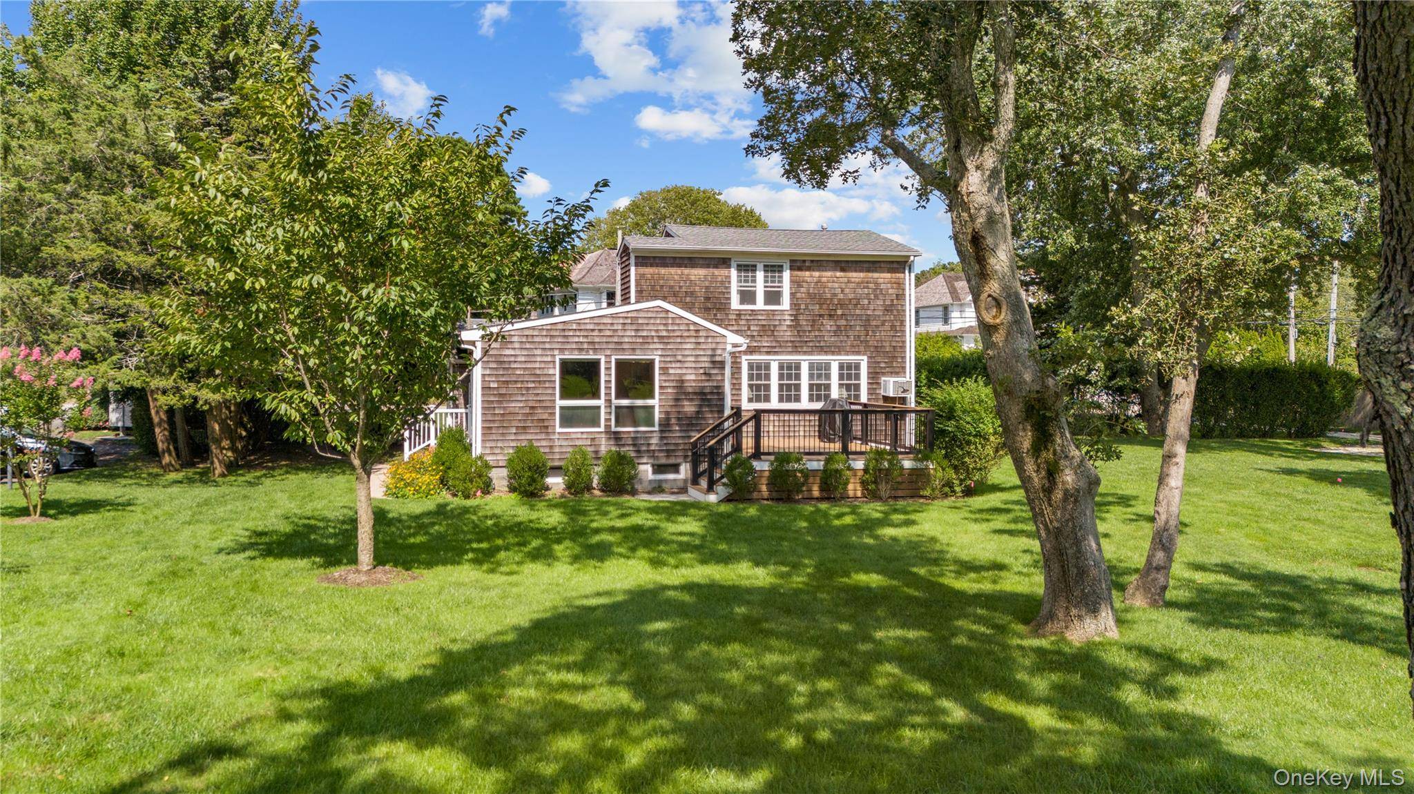 70 Middle Pond RD #22, Southampton, NY 11968