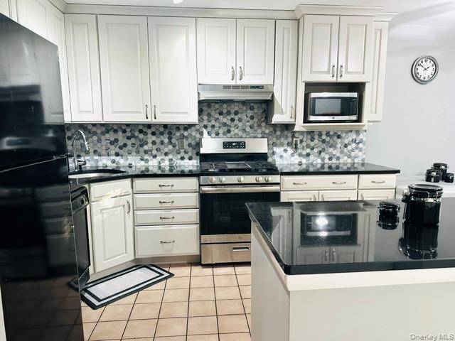 188 Sterling PL, Highland, NY 12528
