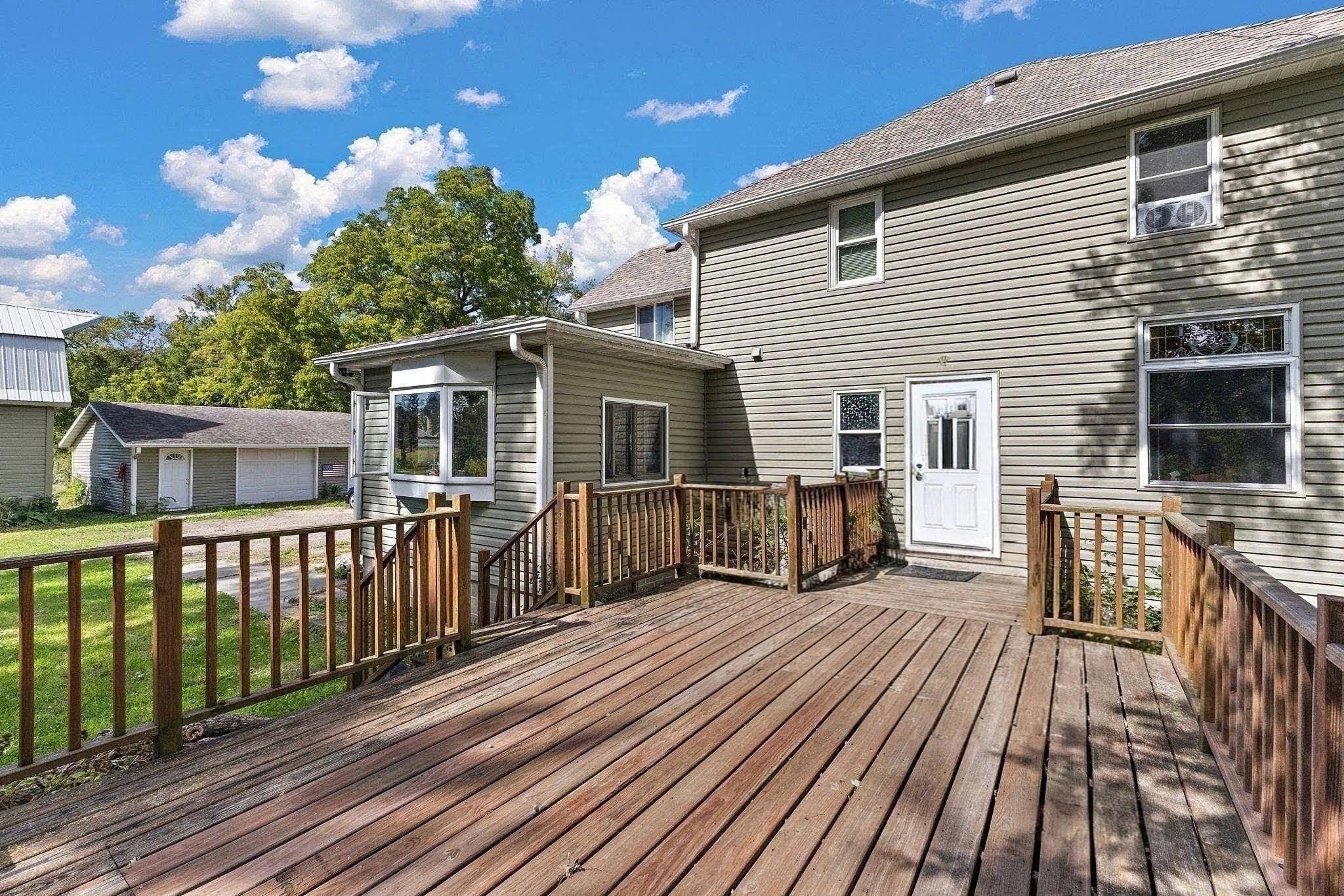404 W Main ST, Morristown, MN 55052