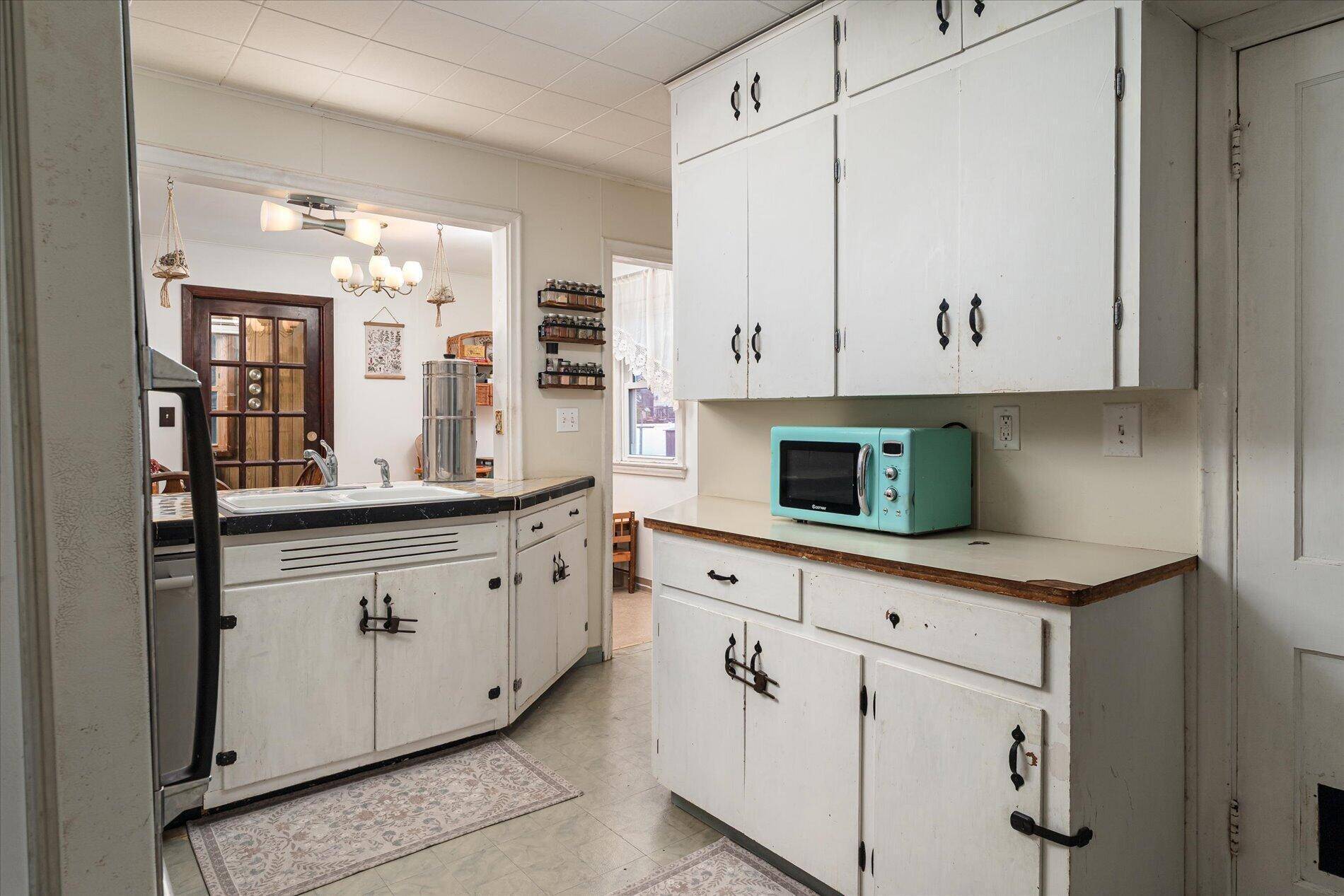 526 N 2nd ST, La Crescent, MN 55947