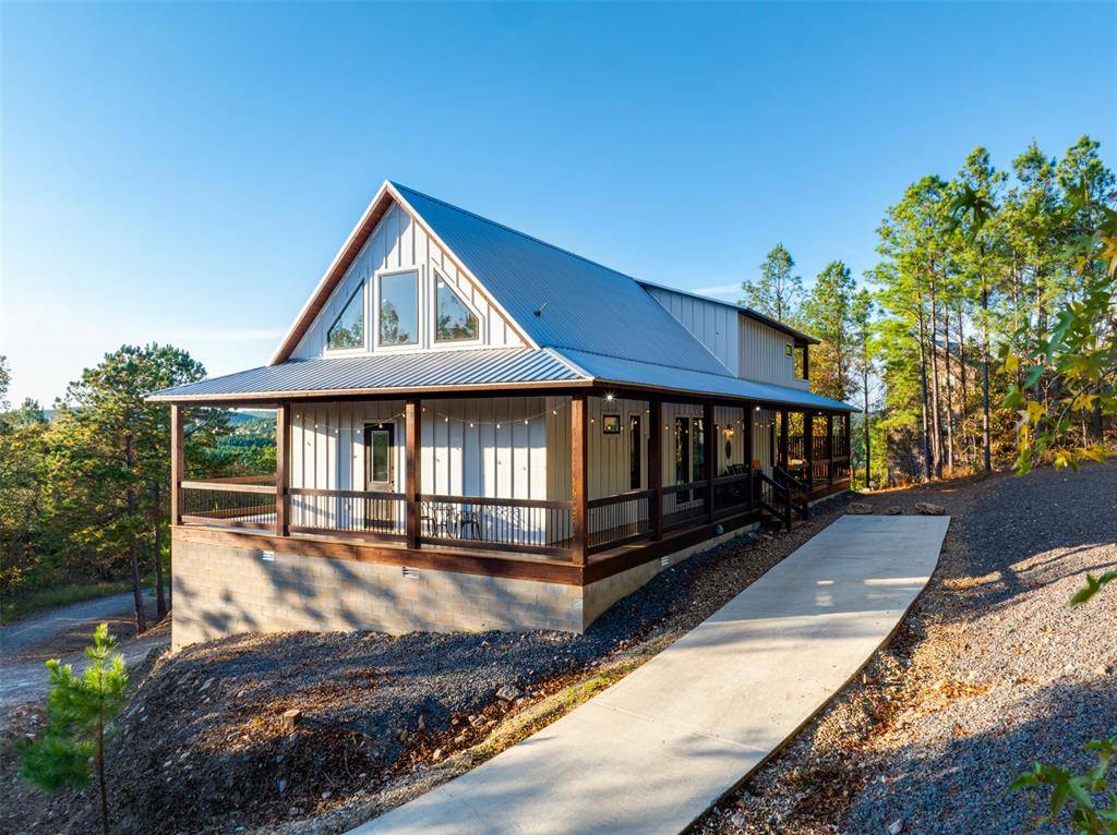 110 E Fork CIR, Broken Bow, OK 74728
