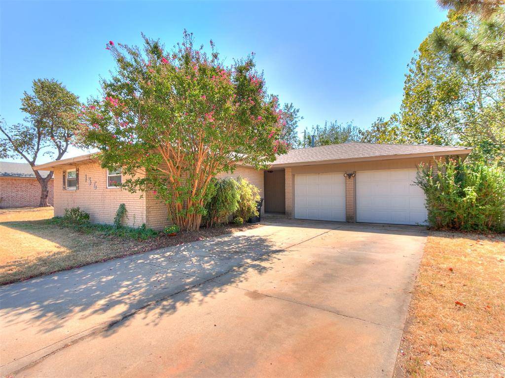 136 SW 5th ST, Moore, OK 73160