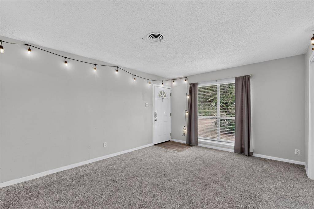 2402 Loyce Drive, Mesquite, TX 75149