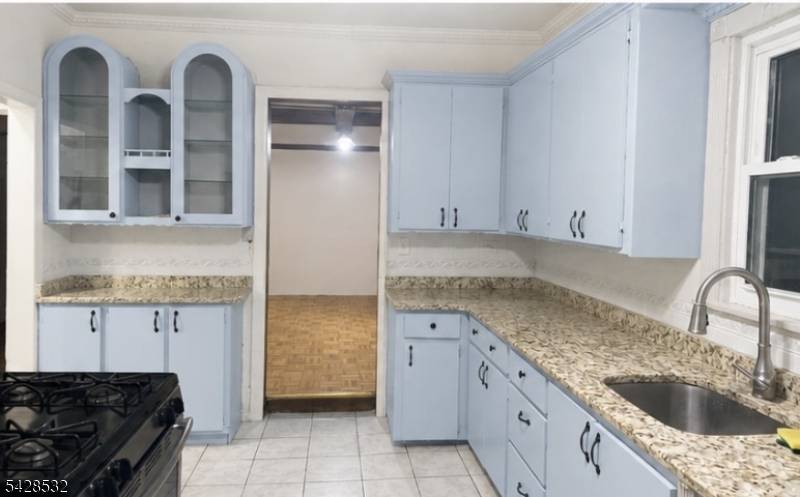 263 Amherst St, East Orange City, NJ 07018