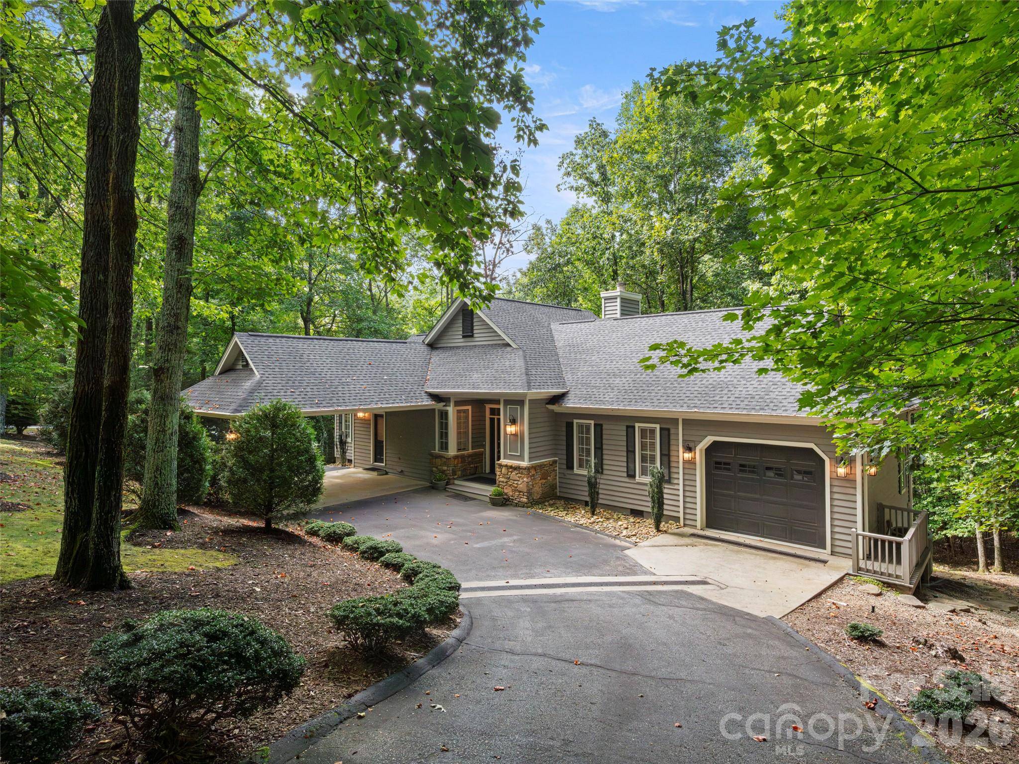 108 Little Cherokee RDG, Hendersonville, NC 28739