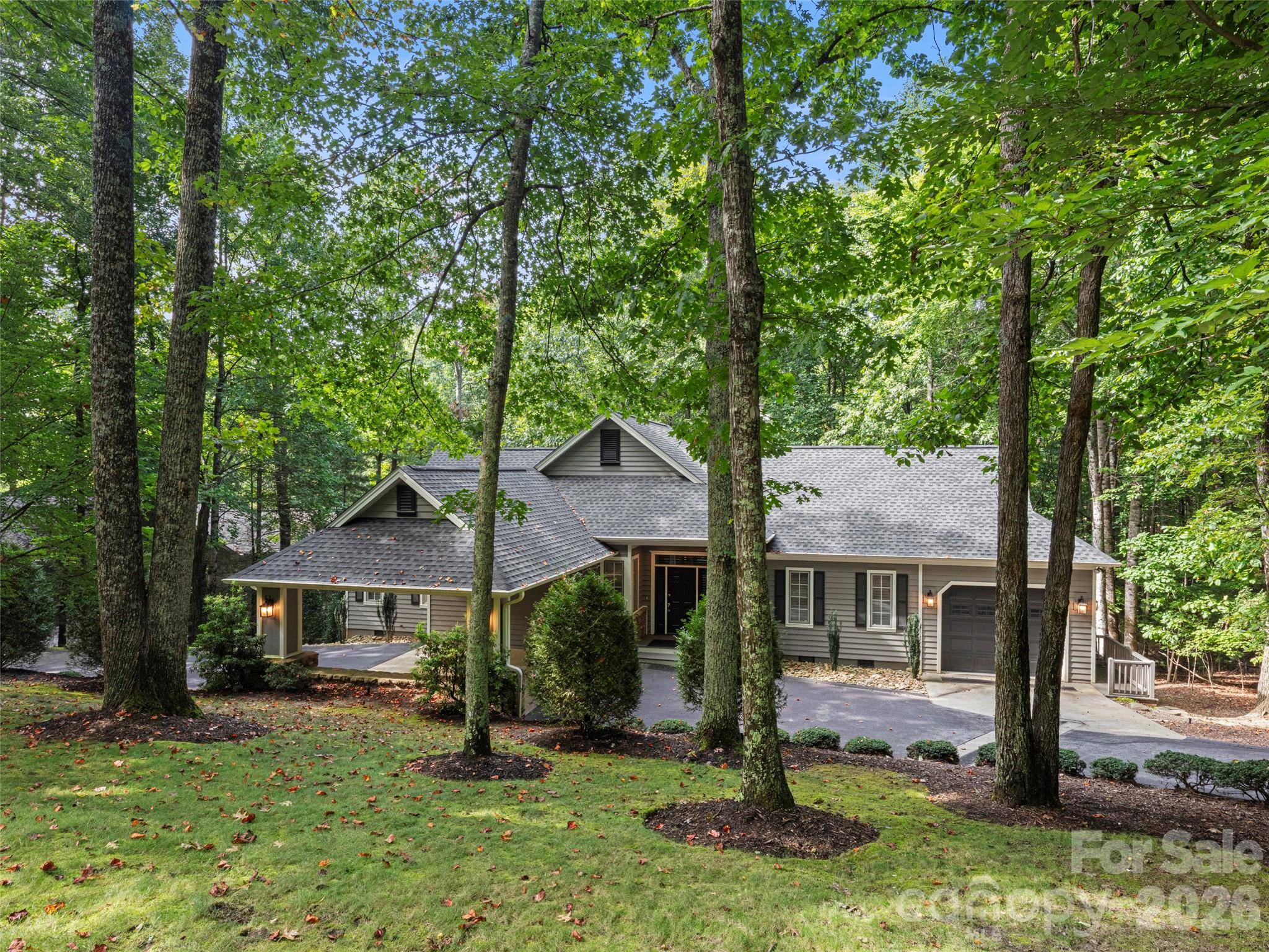 108 Little Cherokee RDG, Hendersonville, NC 28739