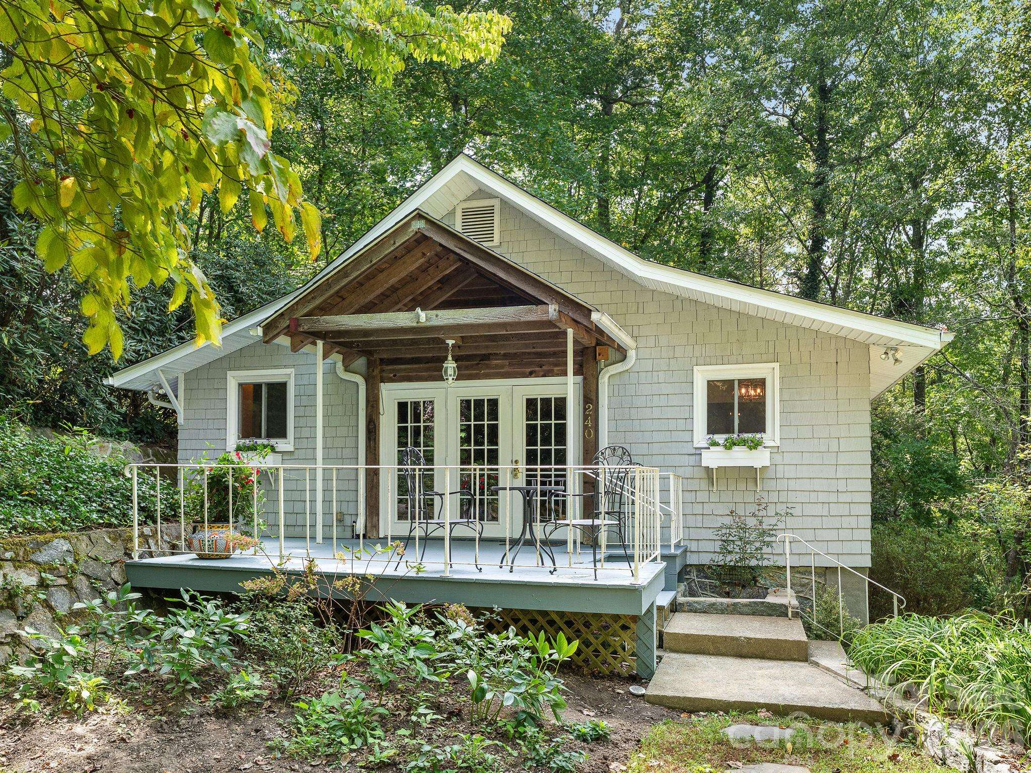 240 Seneca BLVD, Hendersonville, NC 28739
