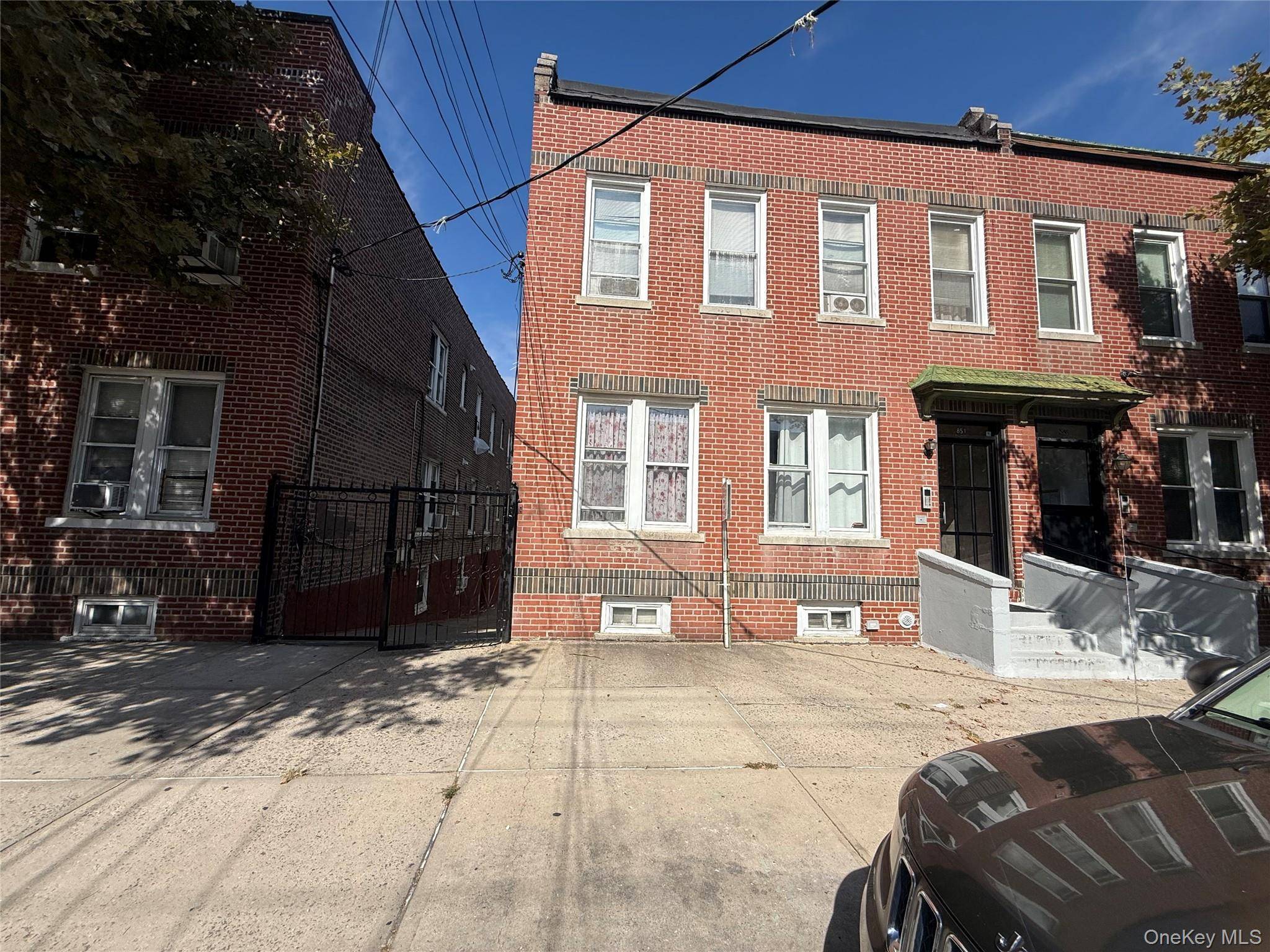 851 E 228th ST, Bronx, NY 10466