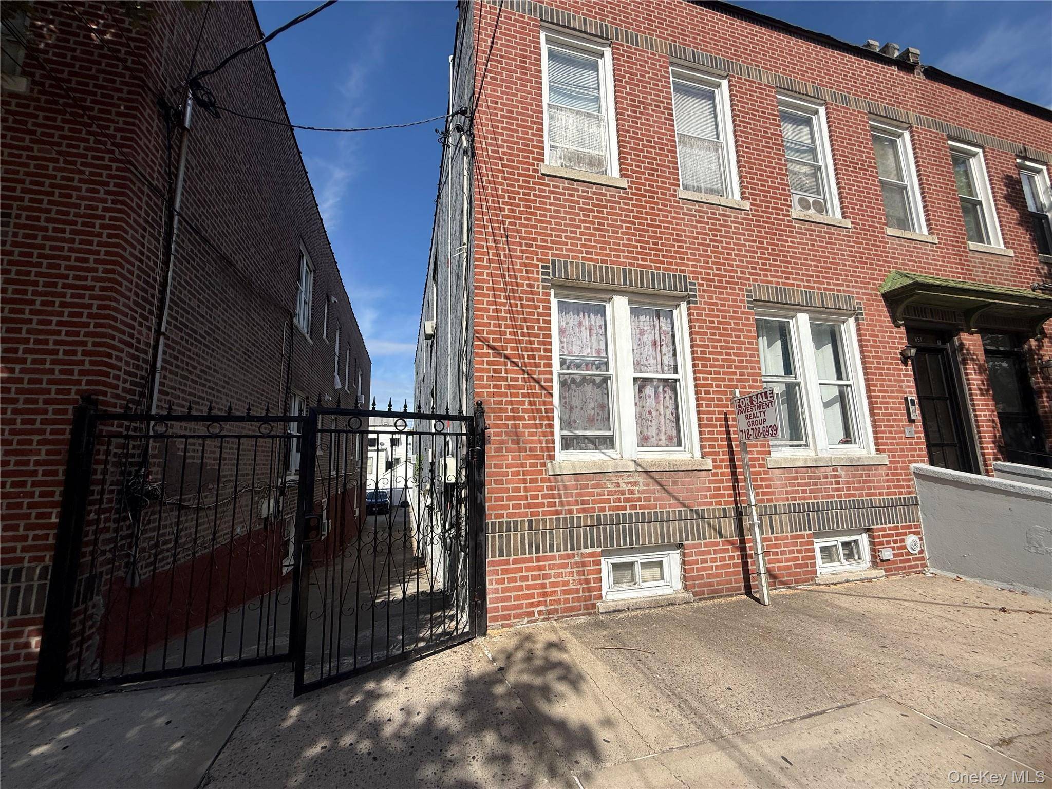 851 E 228th ST, Bronx, NY 10466