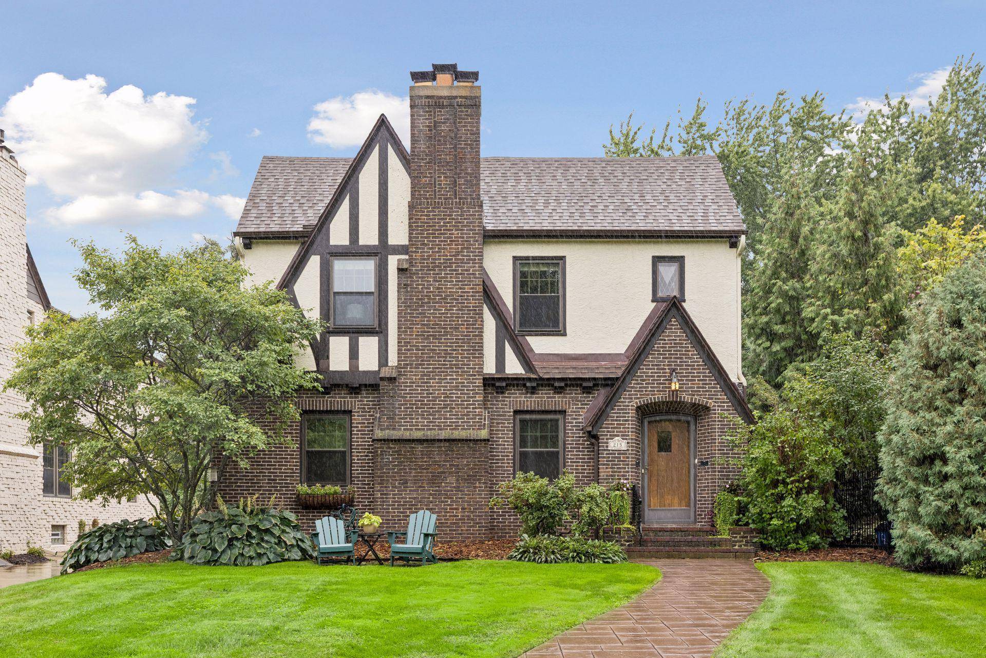 215 W Minnehaha Pkwy, Minneapolis, MN 55419
