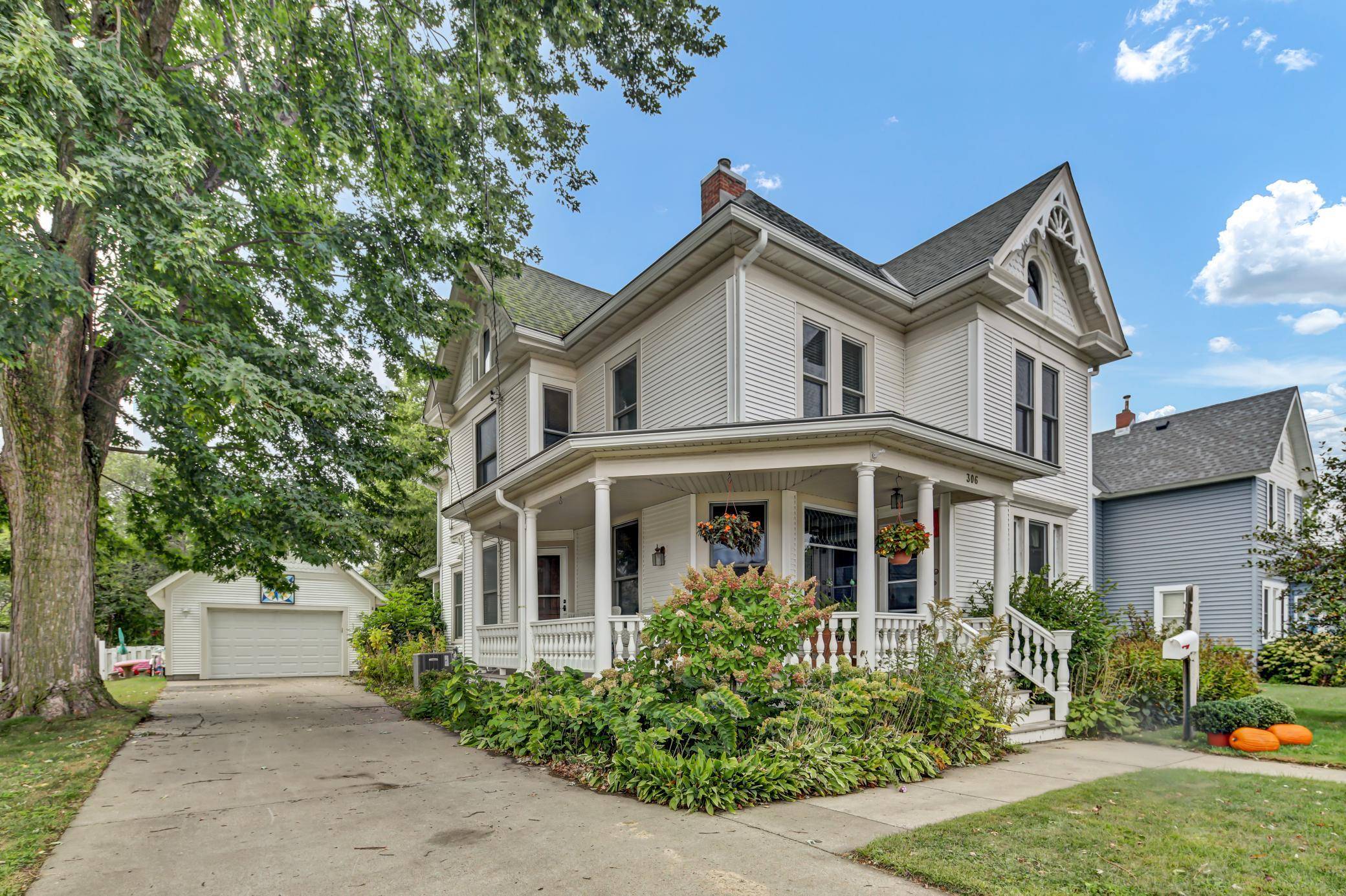 306 S Prairie ST, Lake City, MN 55041