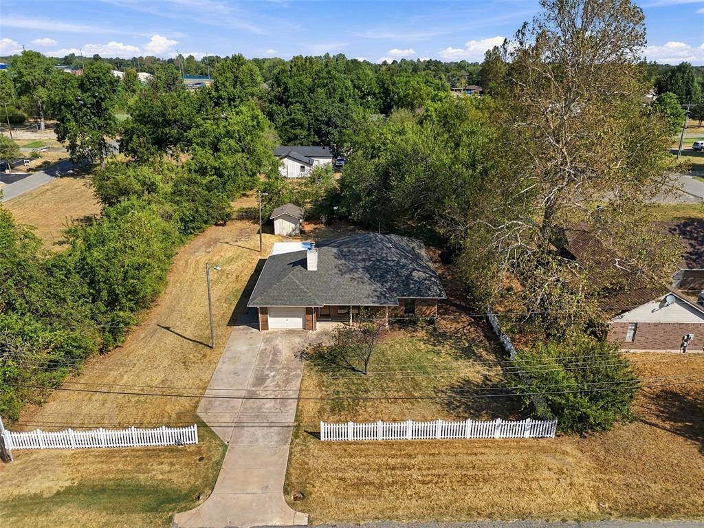 14825 1st ST, Choctaw, OK 73020