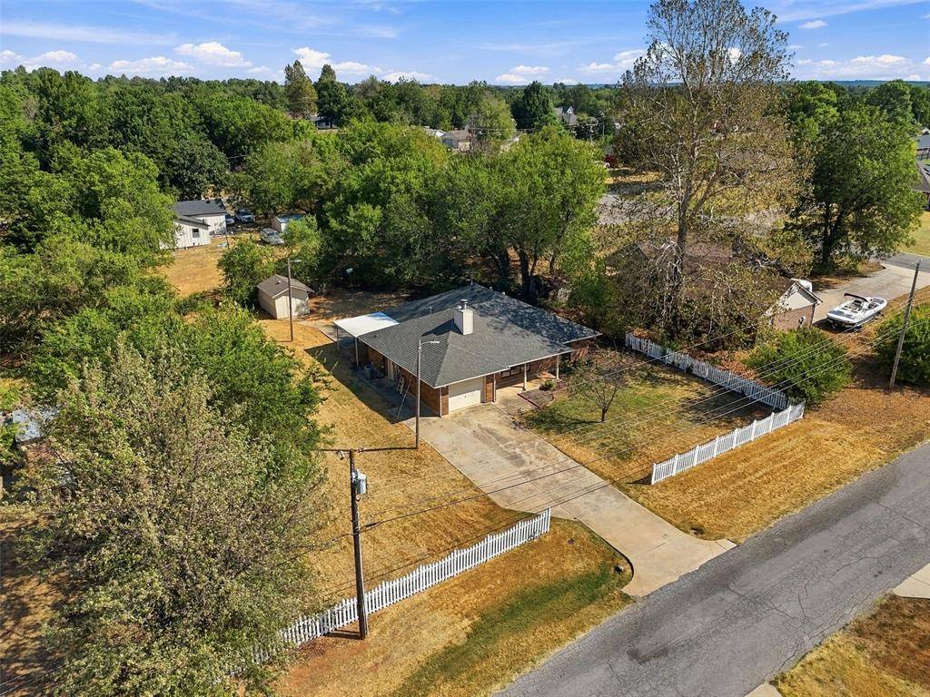 14825 1st ST, Choctaw, OK 73020
