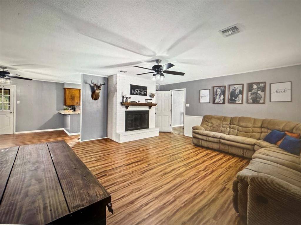 521 Wood, Axtell, TX 76624