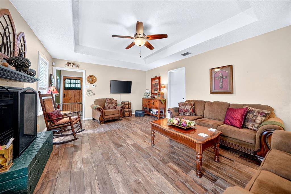 240 Dewey Court, Irving, TX 75060