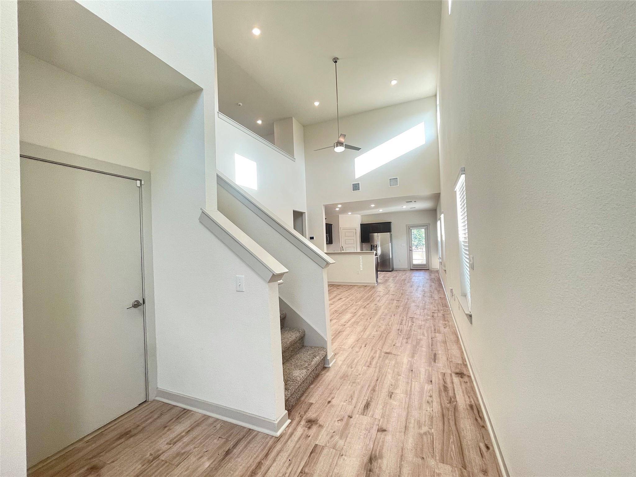 1917 Daleside LN, Austin, TX 78754