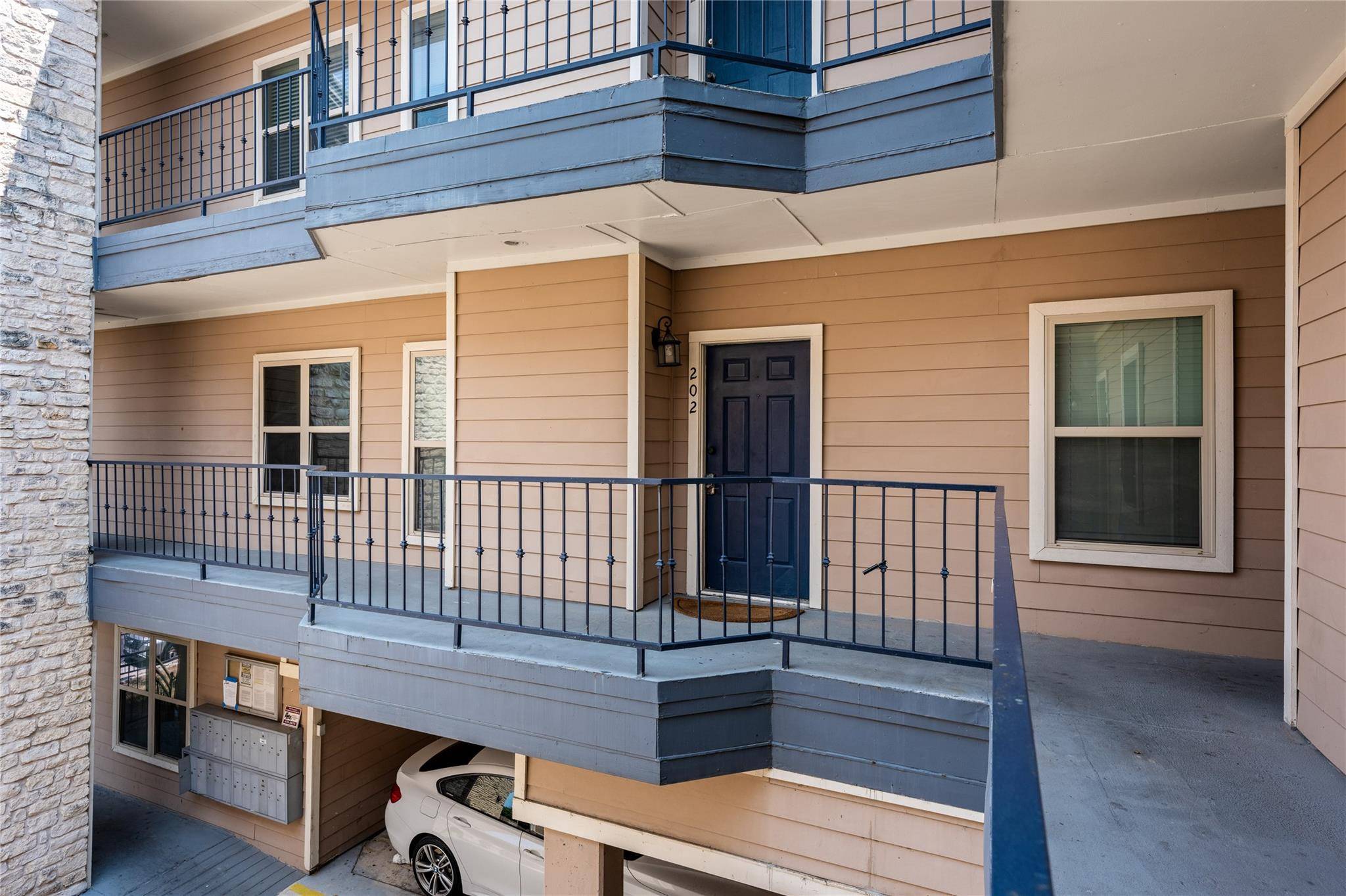 2414 Longview ST #202, Austin, TX 78705