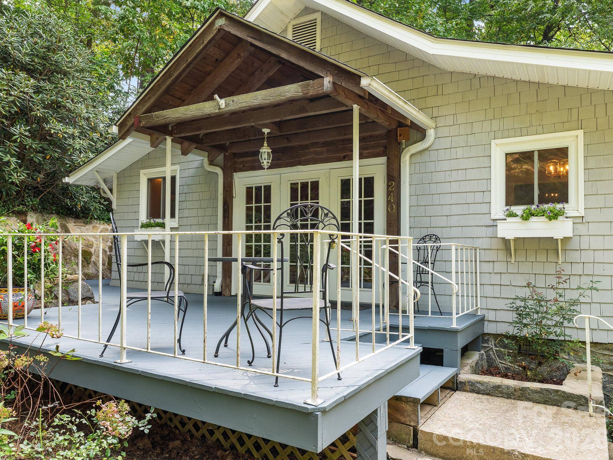 240 Seneca BLVD, Hendersonville, NC 28739