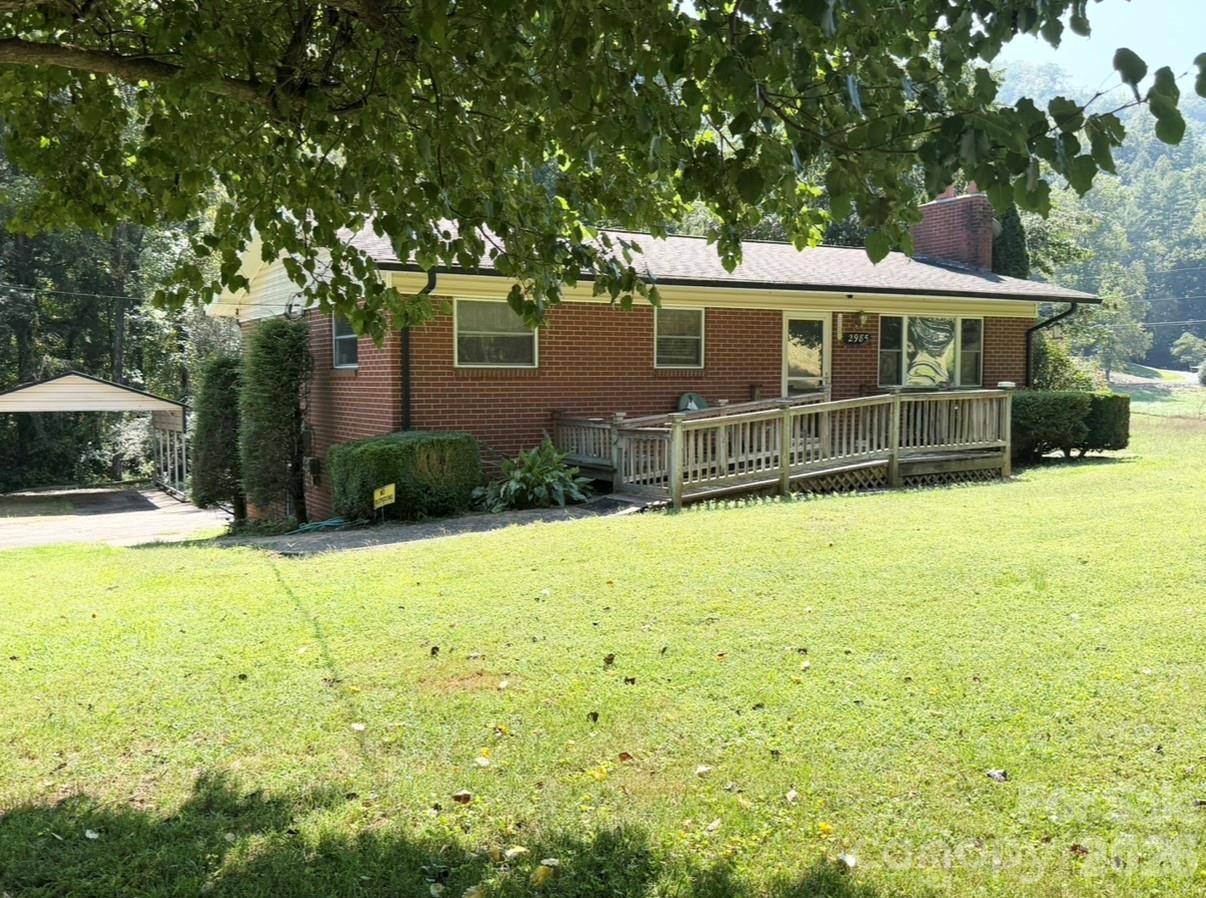 2985 Collettsville RD, Lenoir, NC 28645