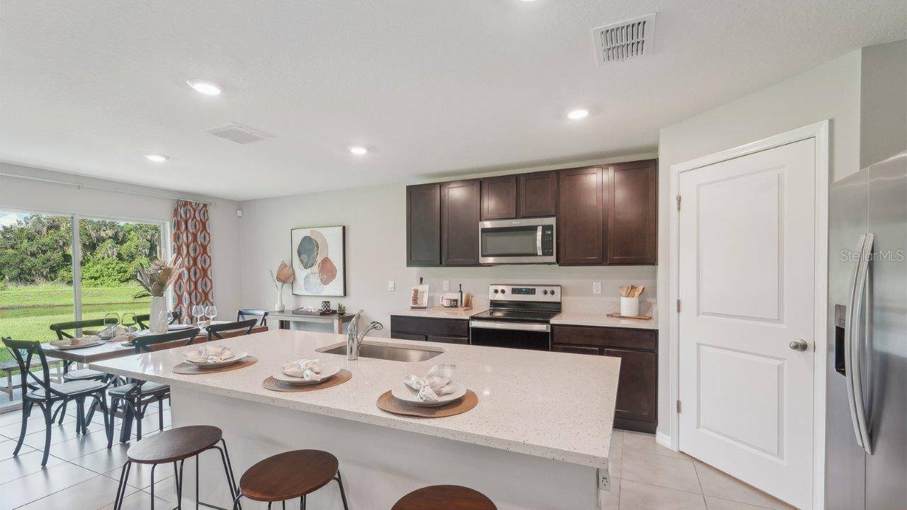 13429 CASTLE PEAK CIR, Dade City, FL 33525