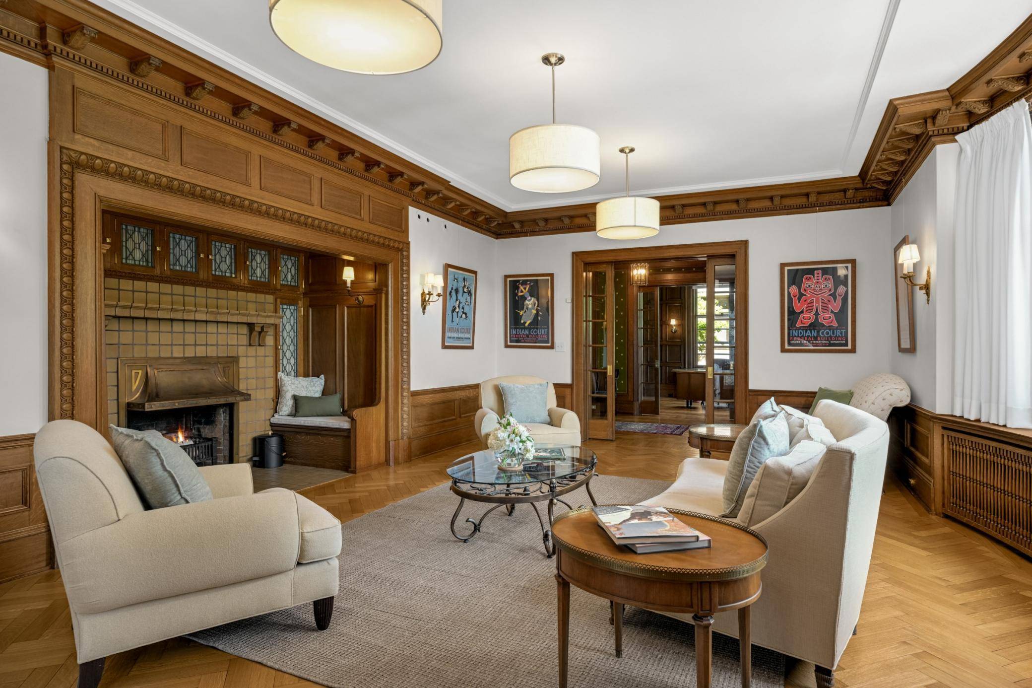 2224 W Lake Of The Isles Pkwy, Minneapolis, MN 55405