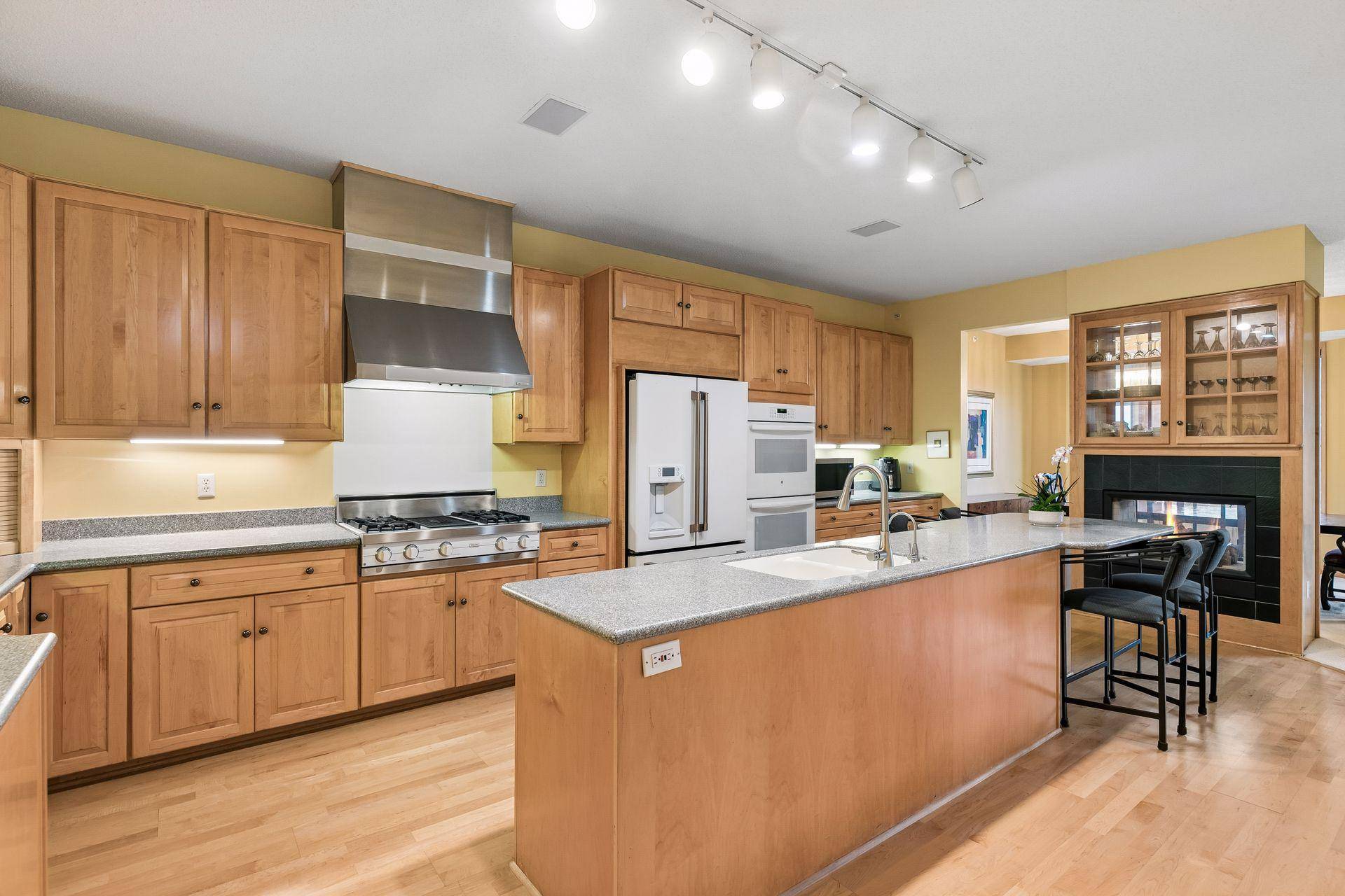 8500 Franlo RD #307, Eden Prairie, MN 55344