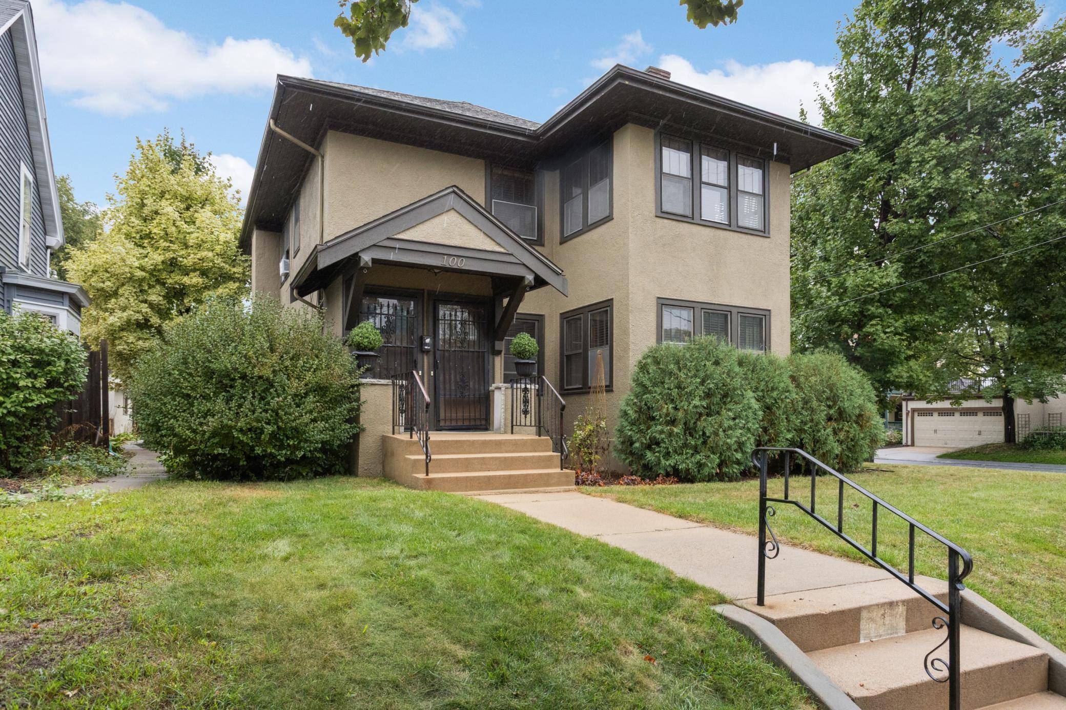 100 W 40th ST, Minneapolis, MN 55409