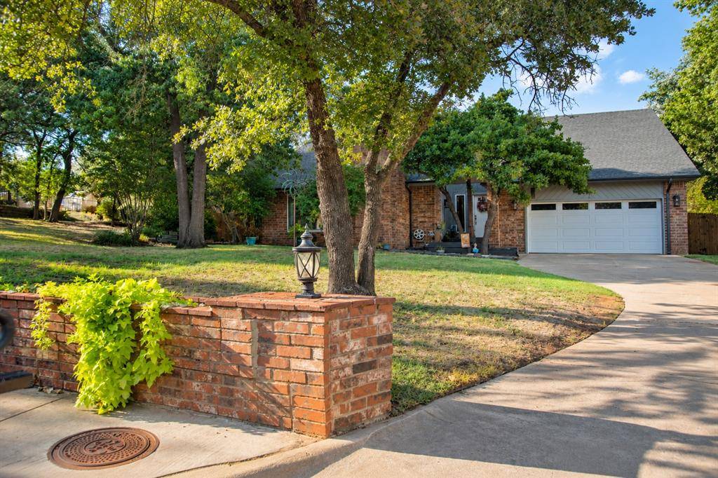 1705 Canary CT, Edmond, OK 73034
