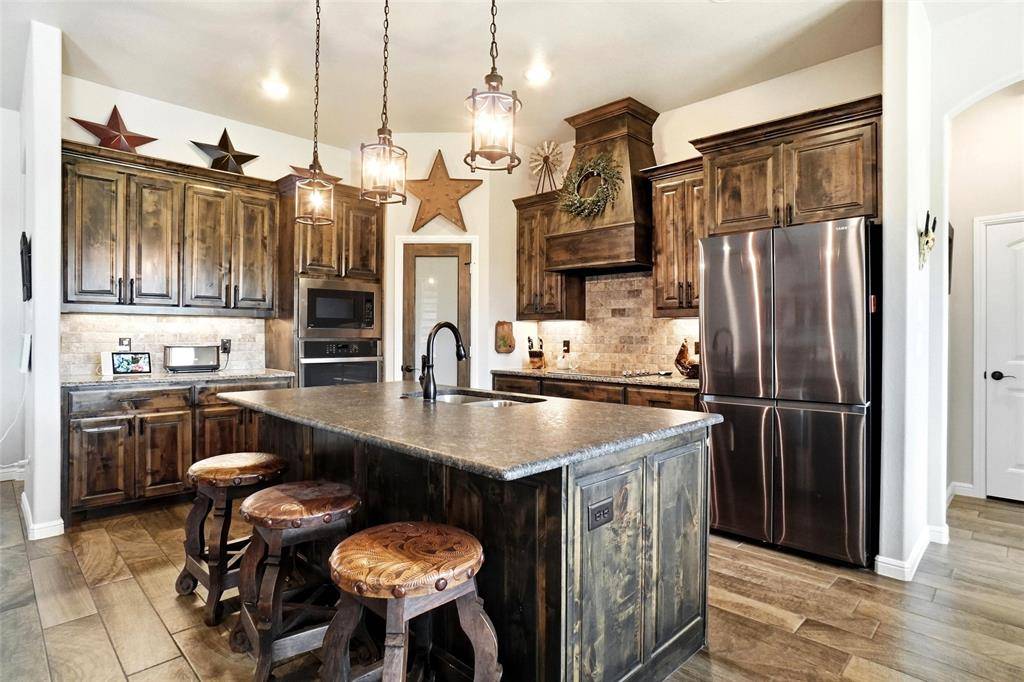 1027 Hope Court, Boyd, TX 76023