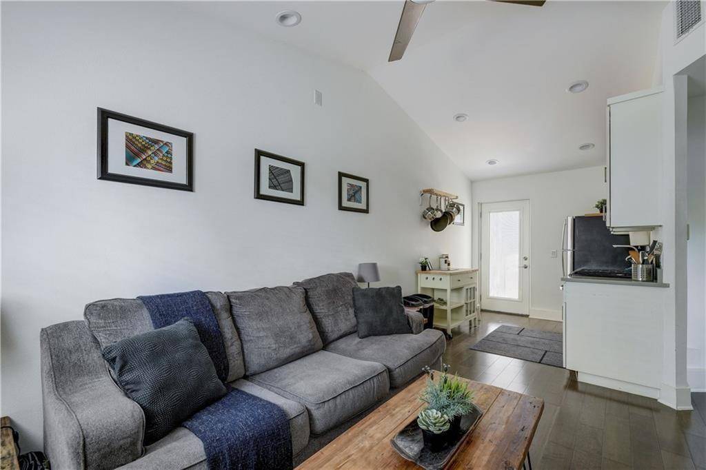 1126 1/2 Chicon ST #2, Austin, TX 78702