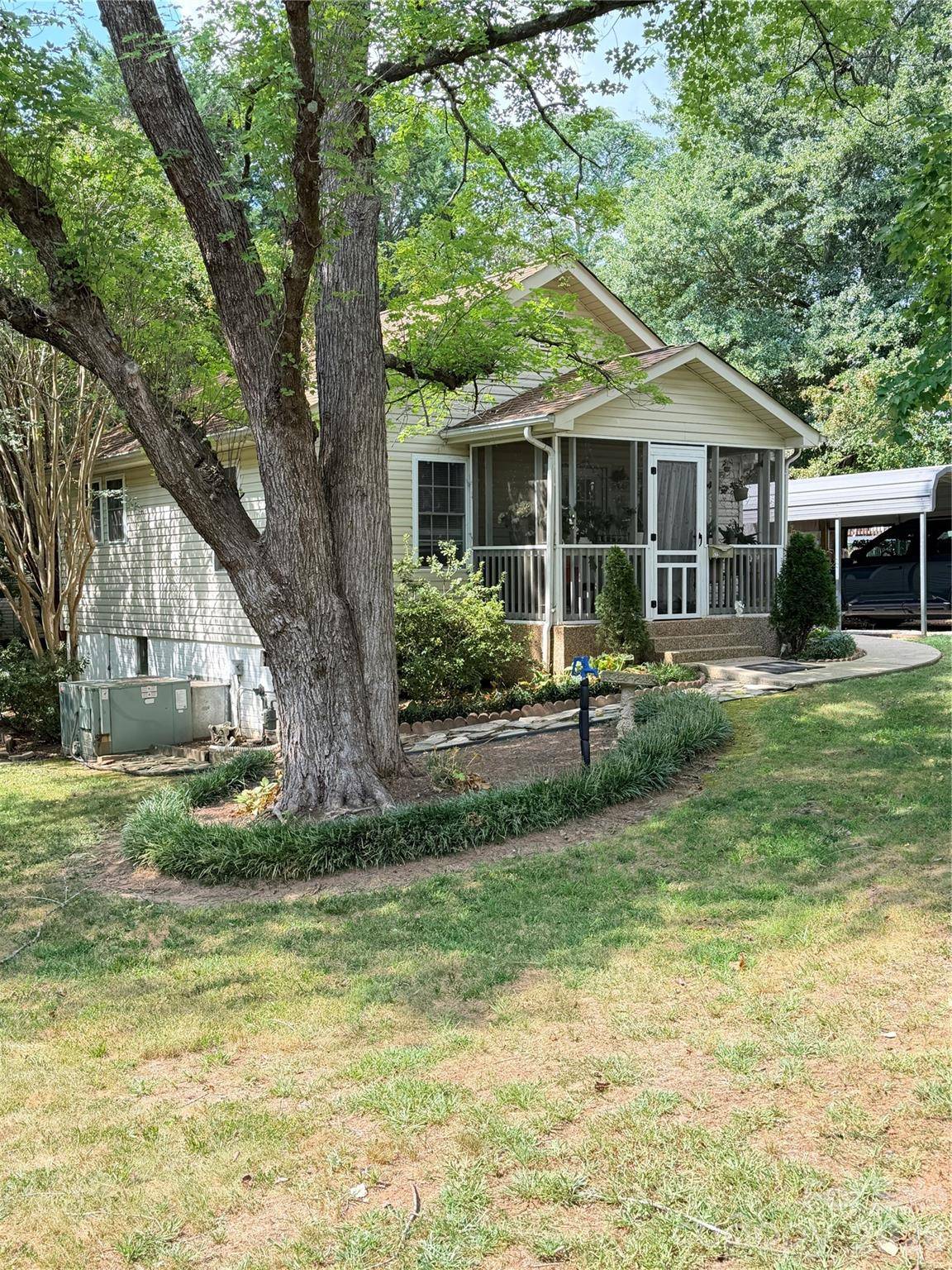 522 19th ST SW, Hickory, NC 28602