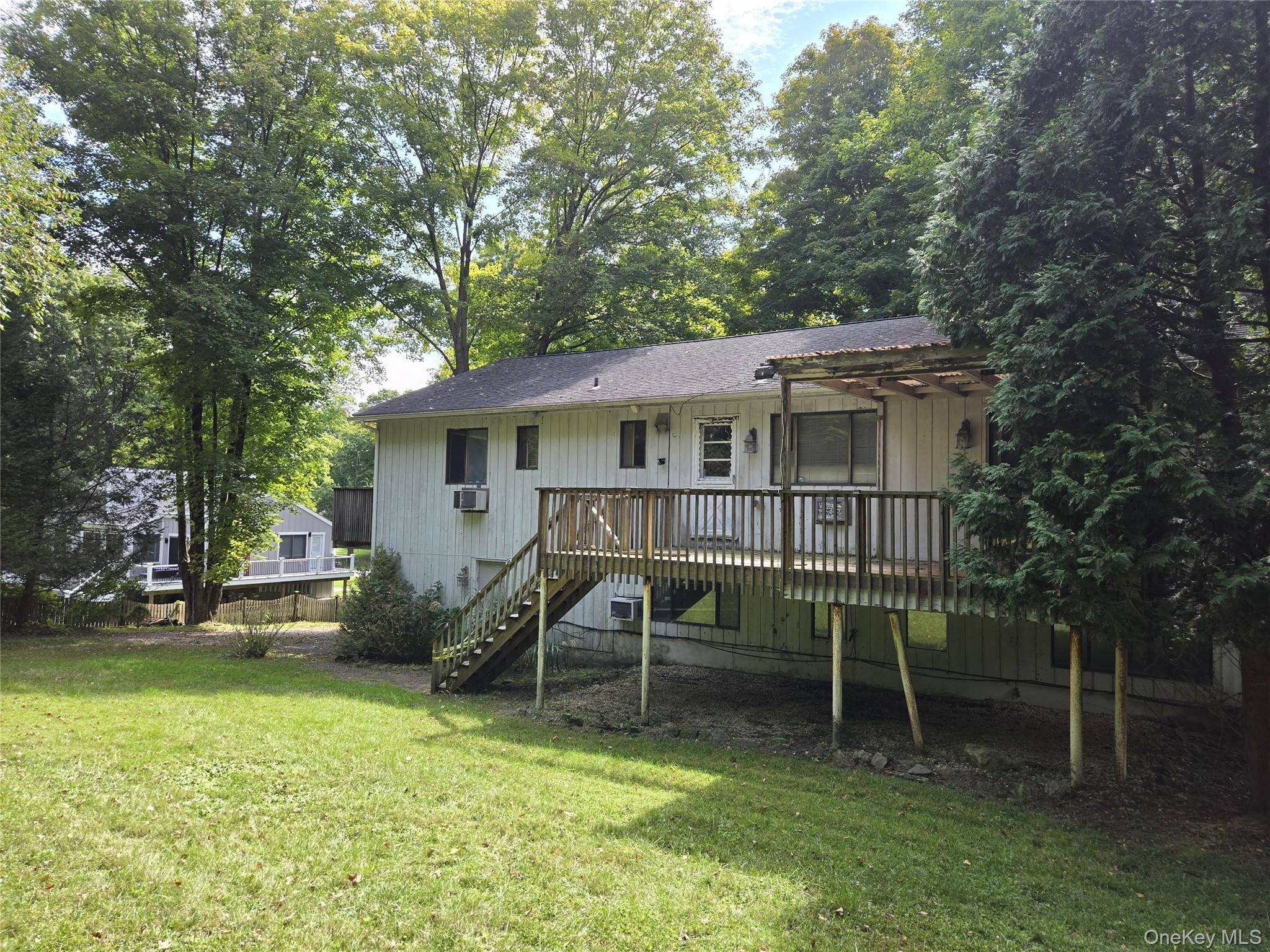 17 Franklin DR, Mahopac, NY 10541