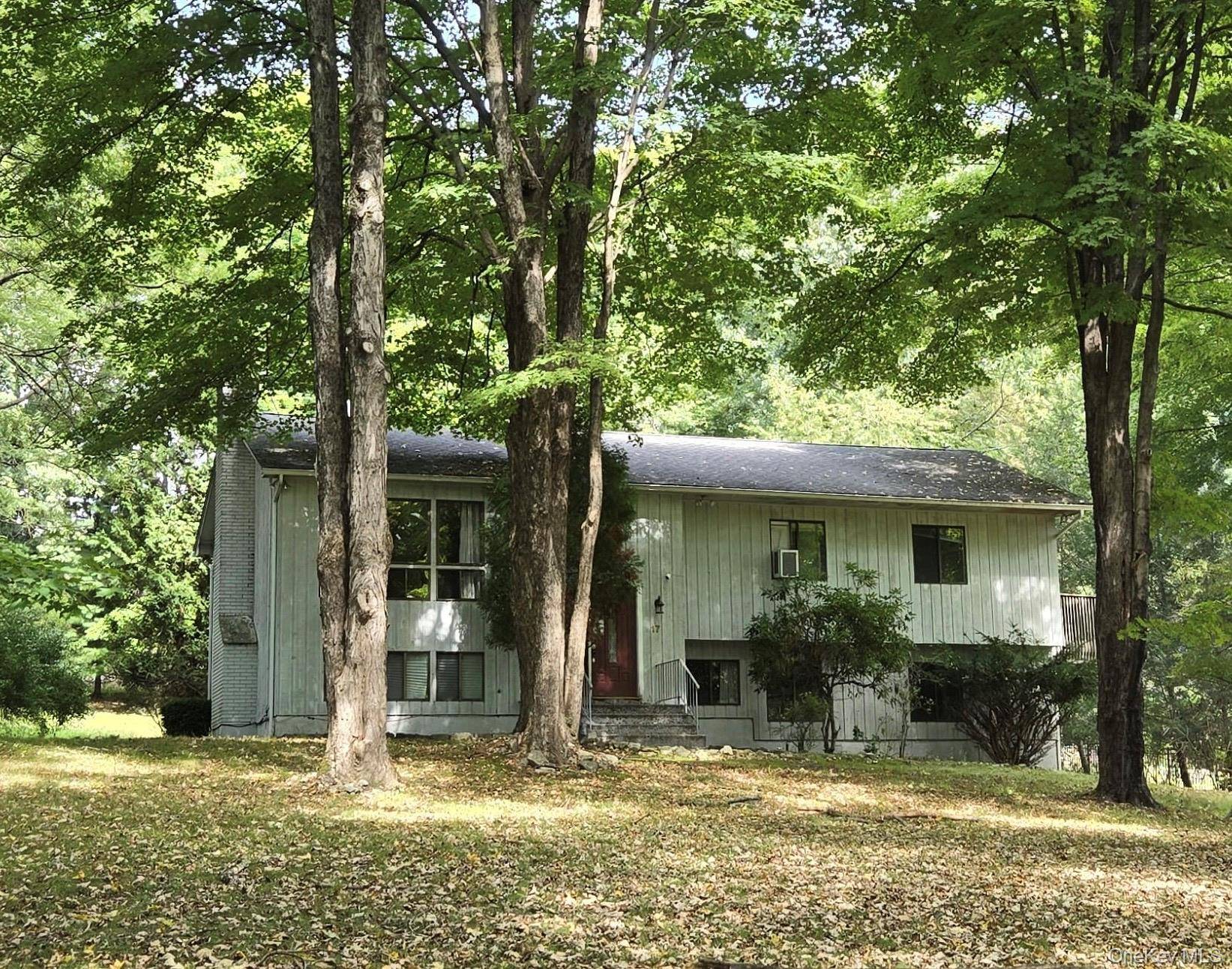 17 Franklin DR, Mahopac, NY 10541