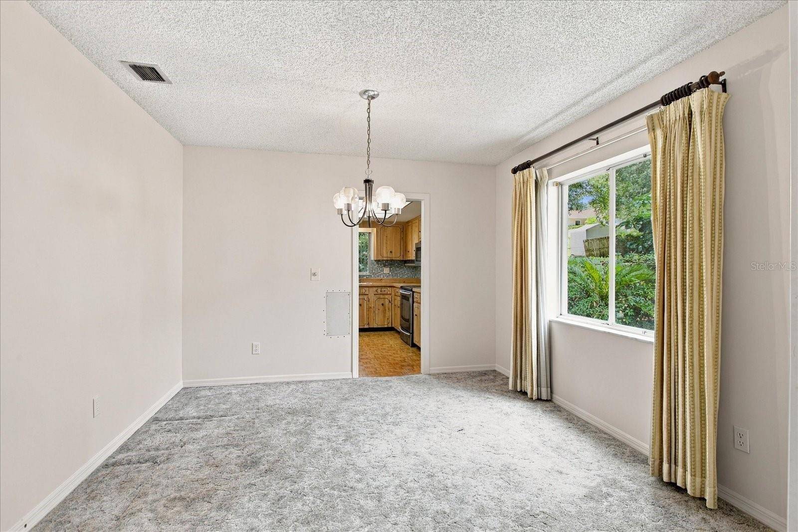 528 E HILLCREST ST, Altamonte Springs, FL 32701