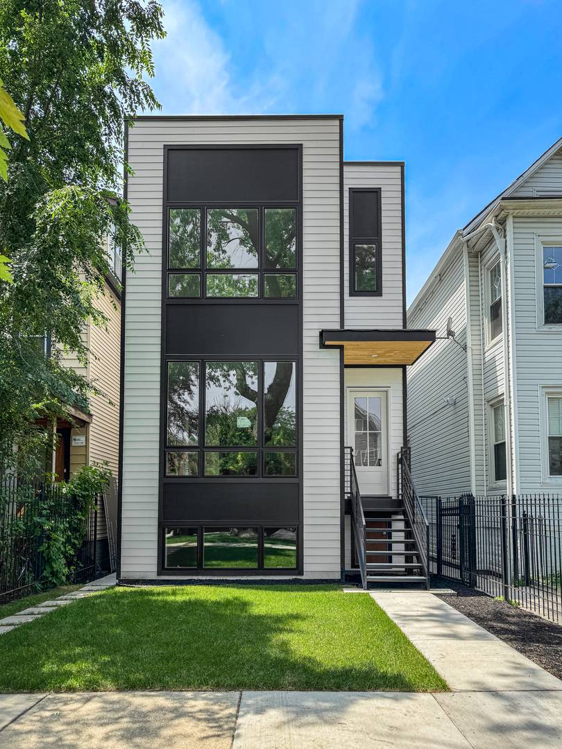 1728 N Sawyer AVE, Chicago, IL 60647