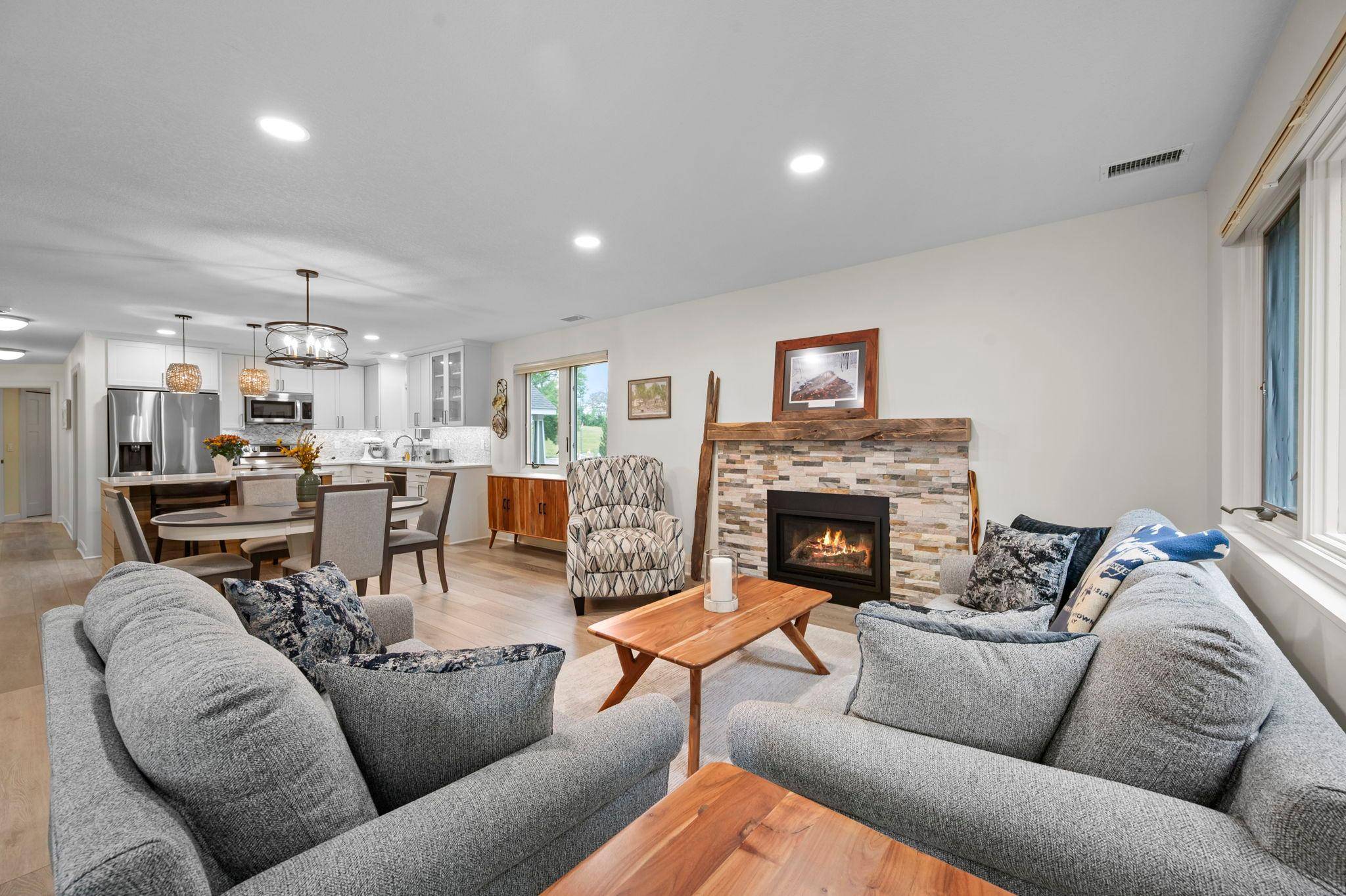 2670 Commerce BLVD #102, Mound, MN 55364