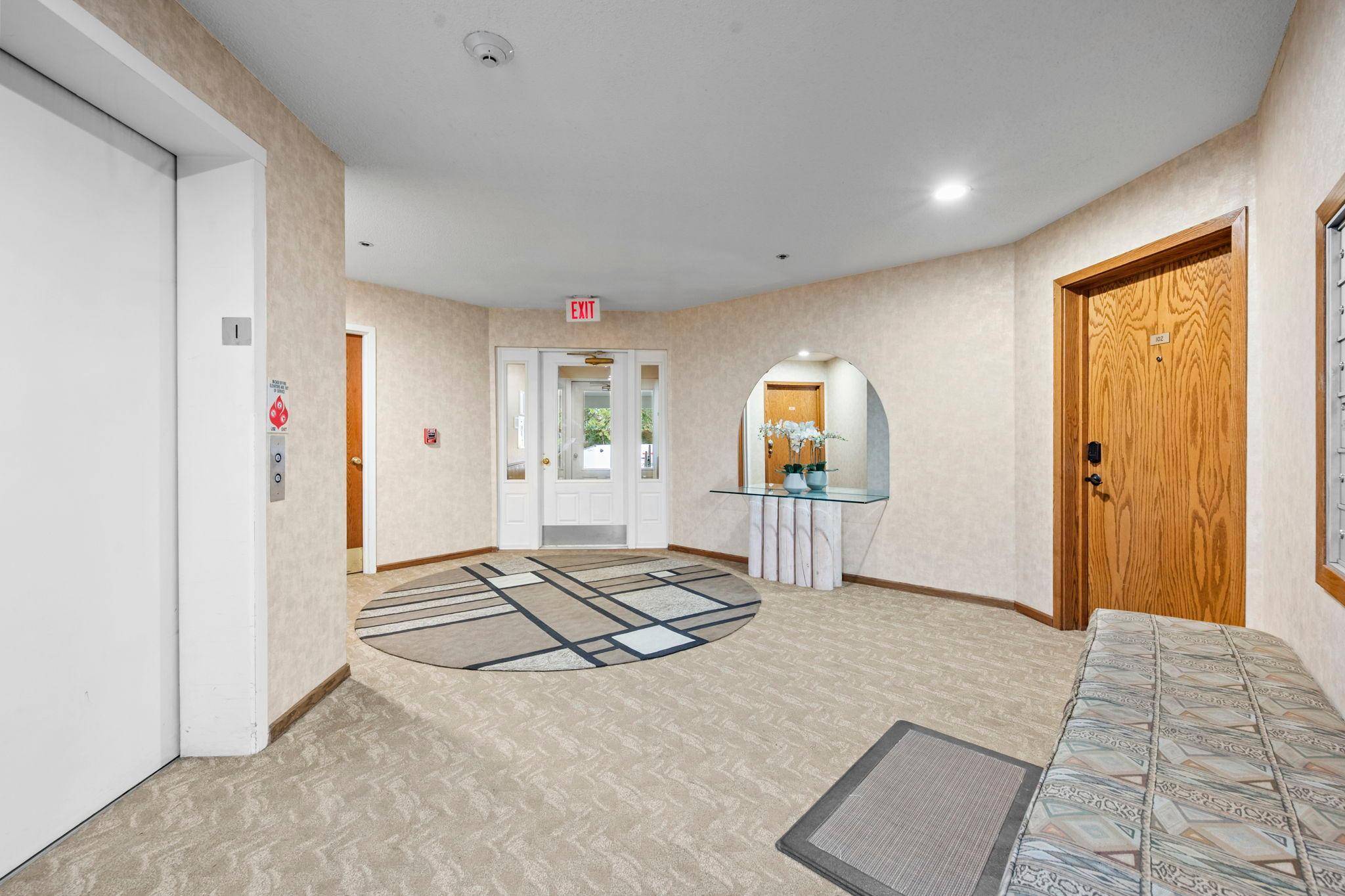 2670 Commerce BLVD #102, Mound, MN 55364