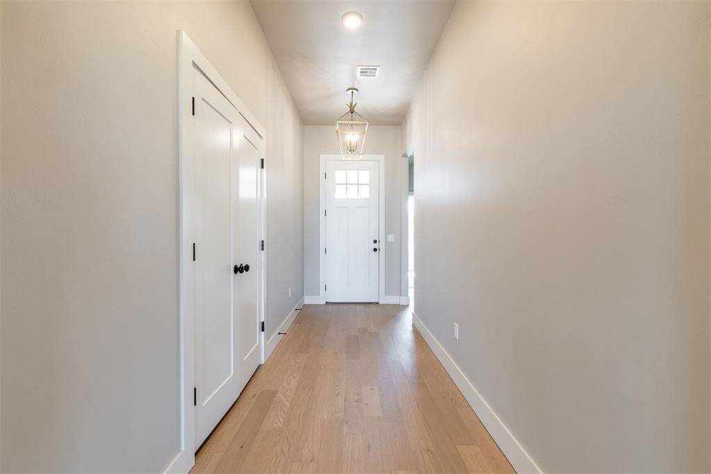 6721 Lake View CT, Cashion, OK 73044
