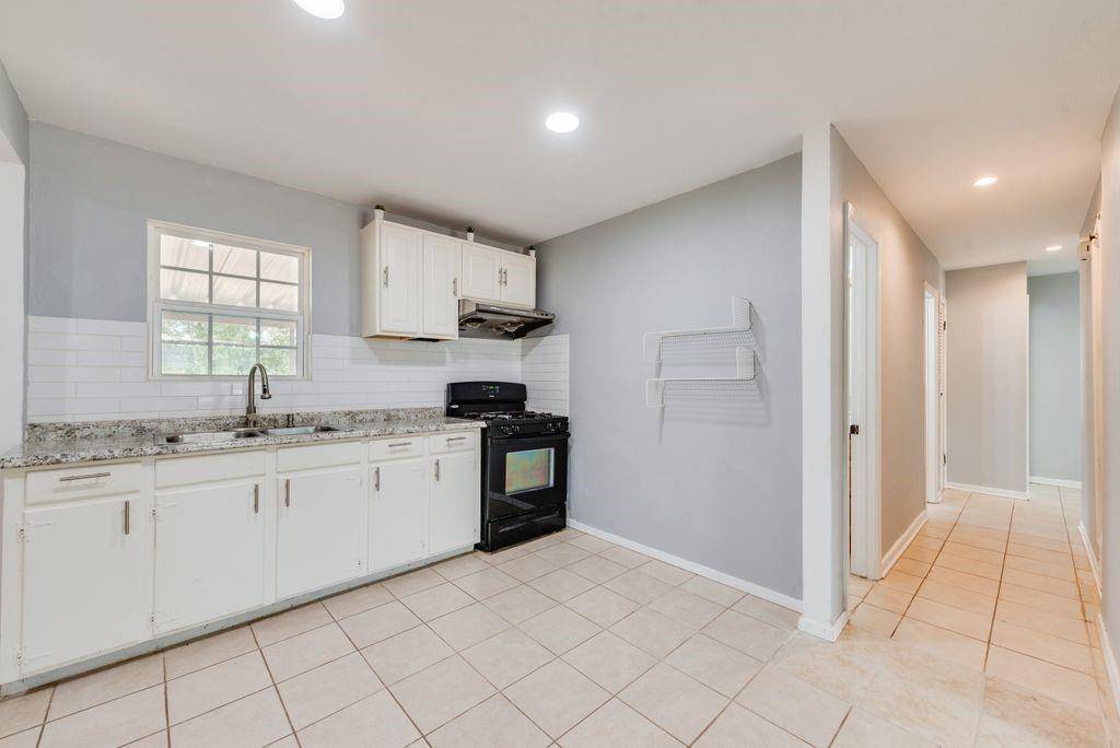1213 De Ridder Avenue, Fort Worth, TX 76106